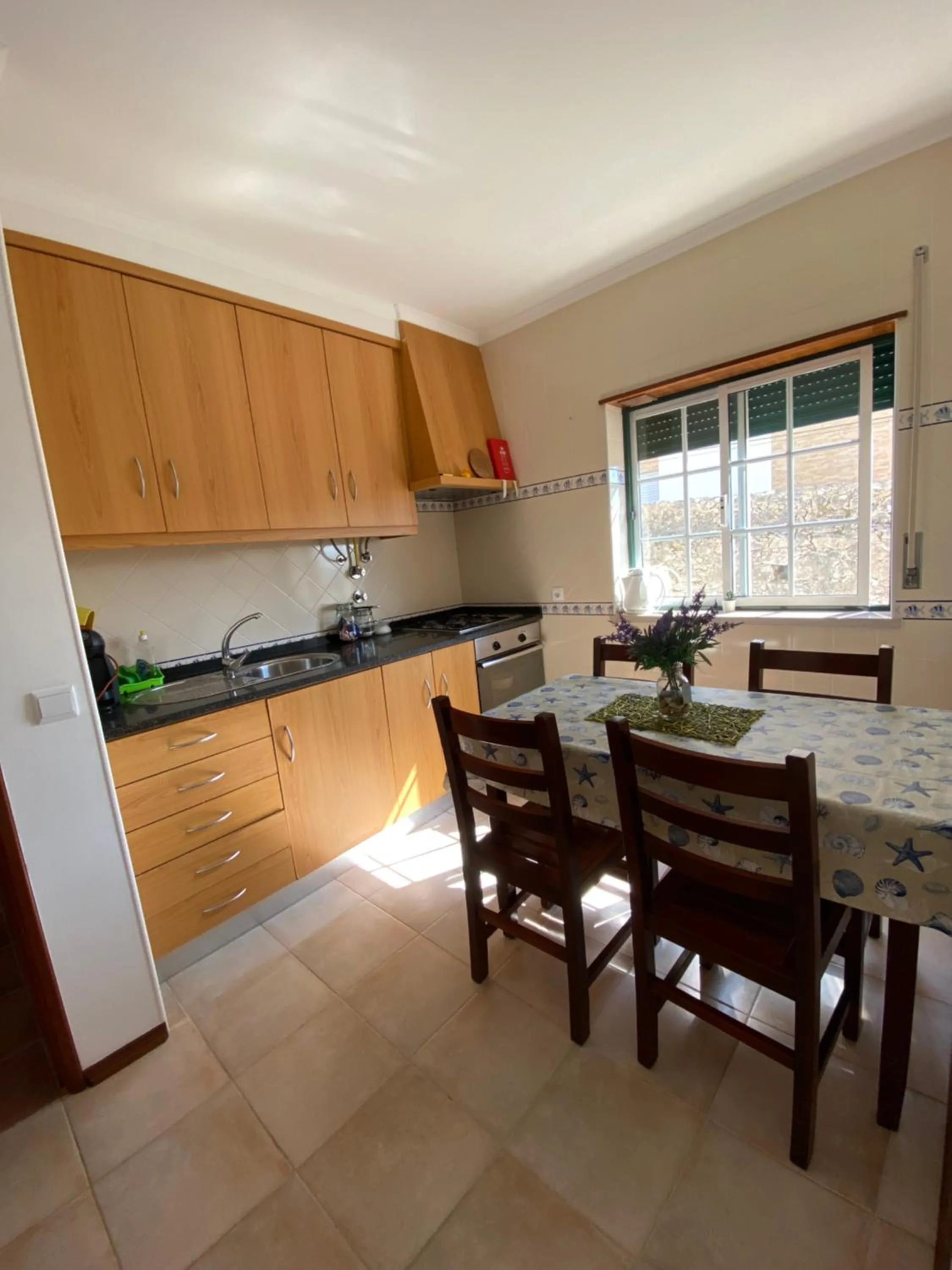 Kitchen or kitchenette in Vina's Place