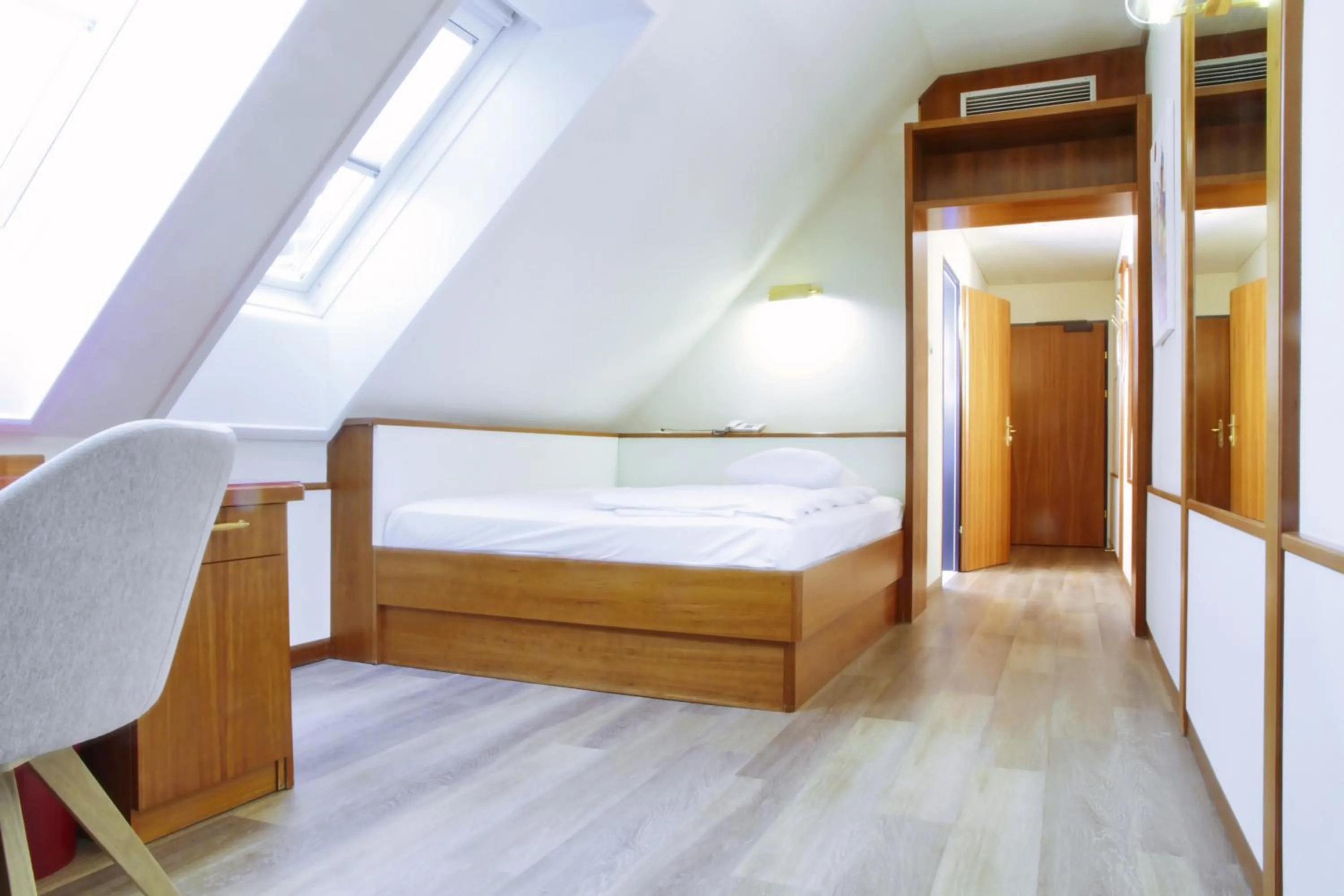 Bed in Vienna Sporthotel