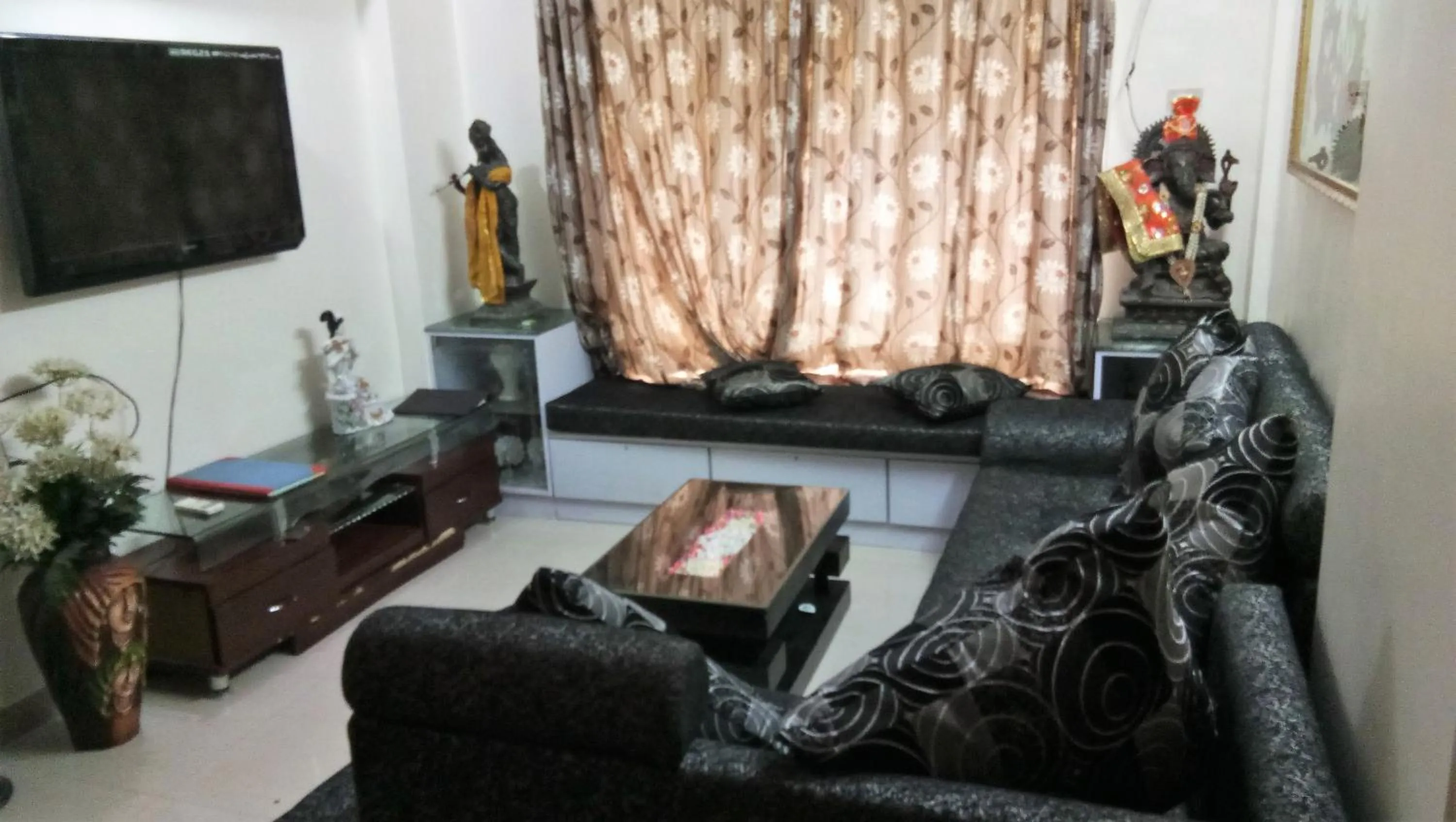 Day in Dragonfly Apartments Emerald