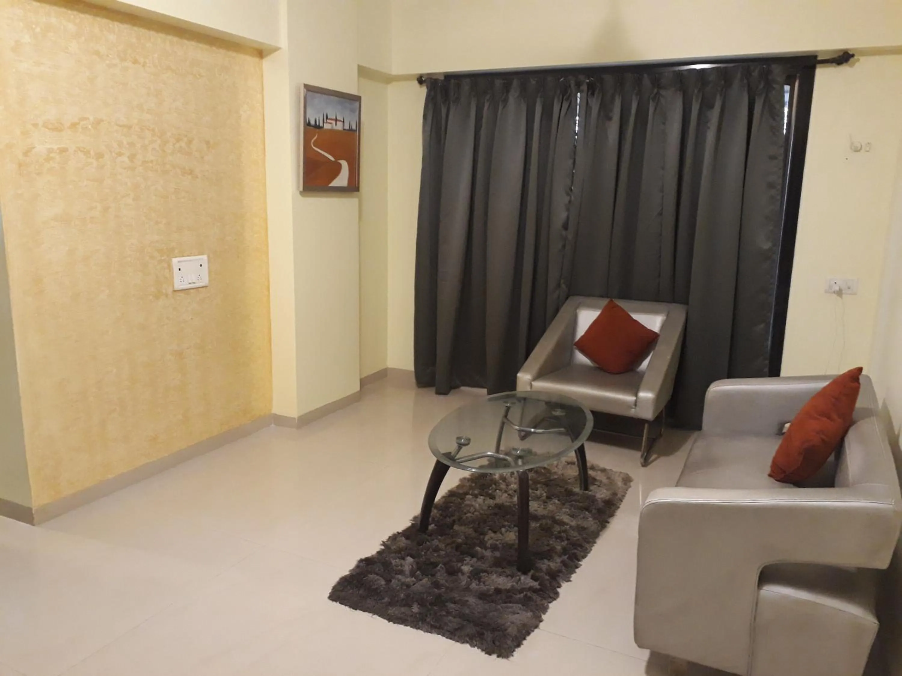 Day in Dragonfly Apartments Emerald