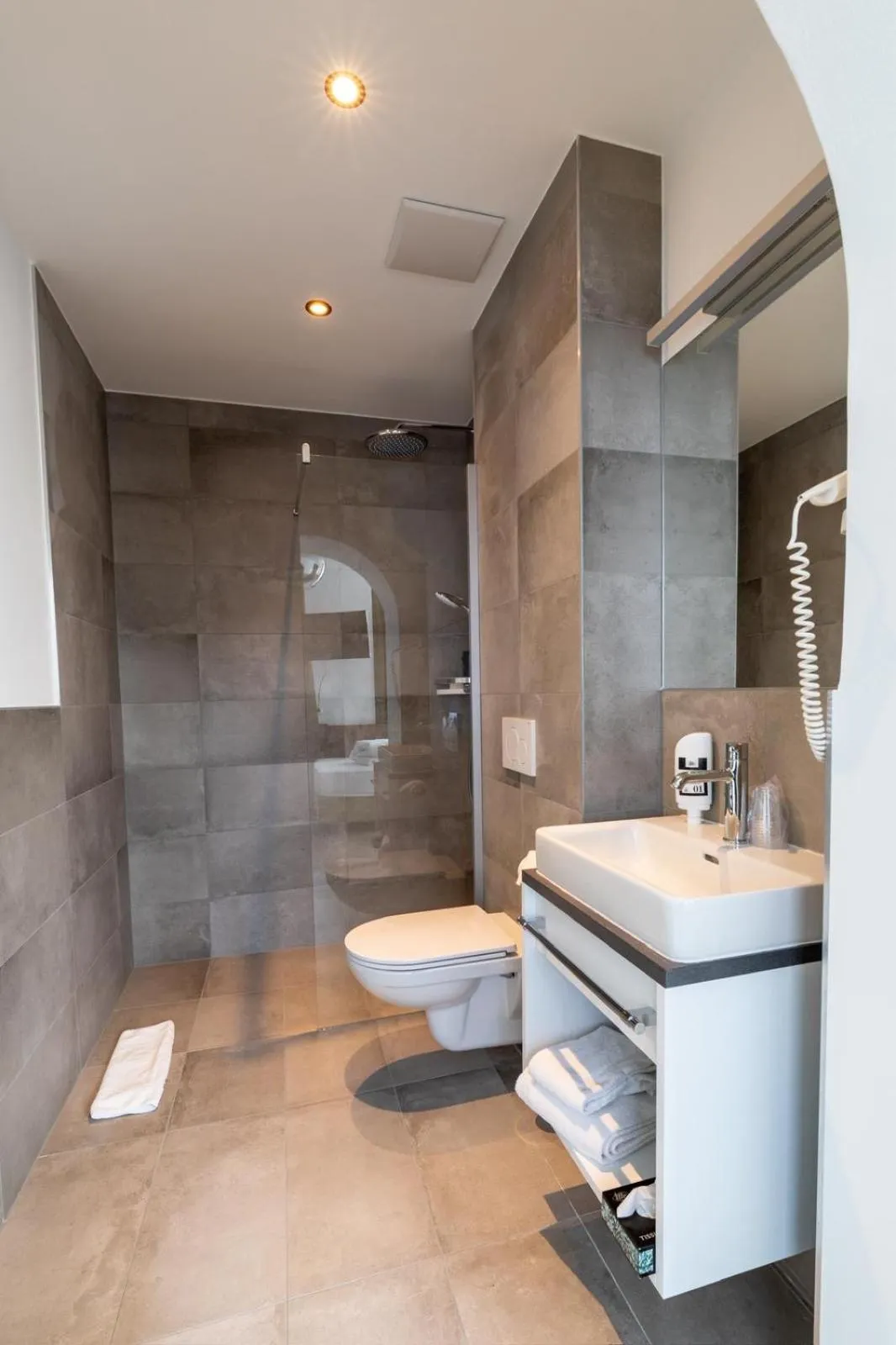 Bathroom in Hotel Ertl GmbH