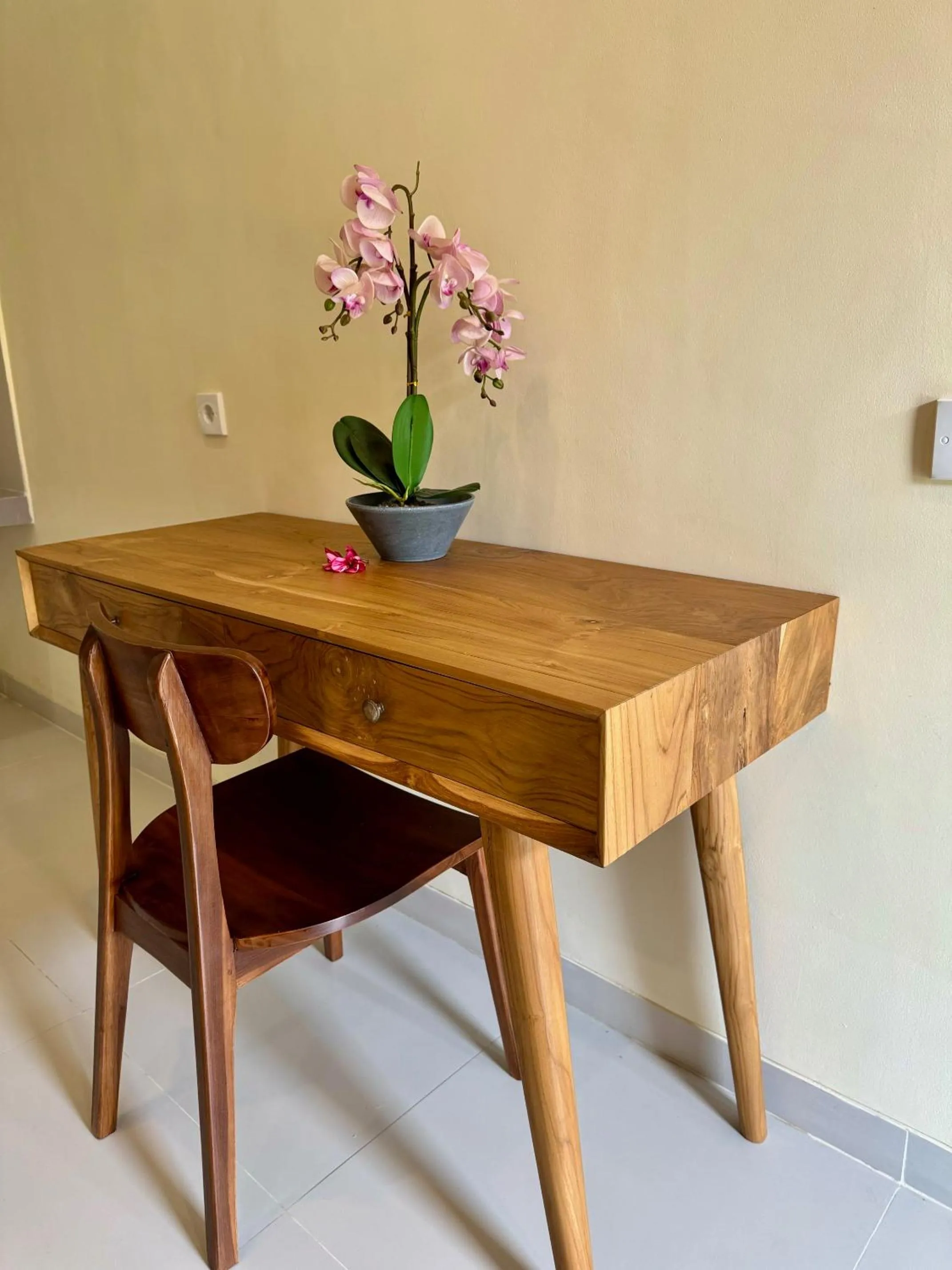 Dining area in Dega Gardens