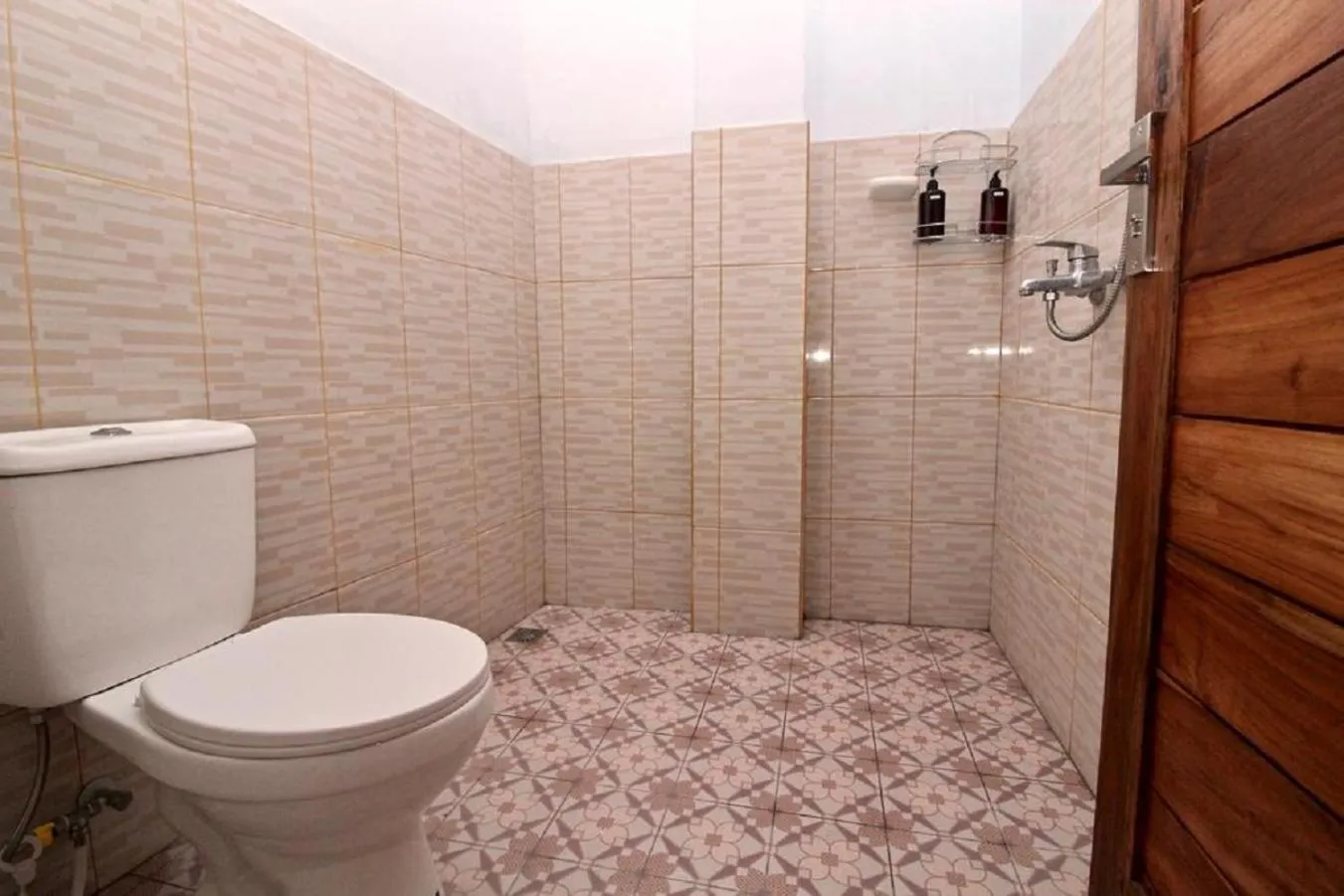 Shower in Dega Gardens