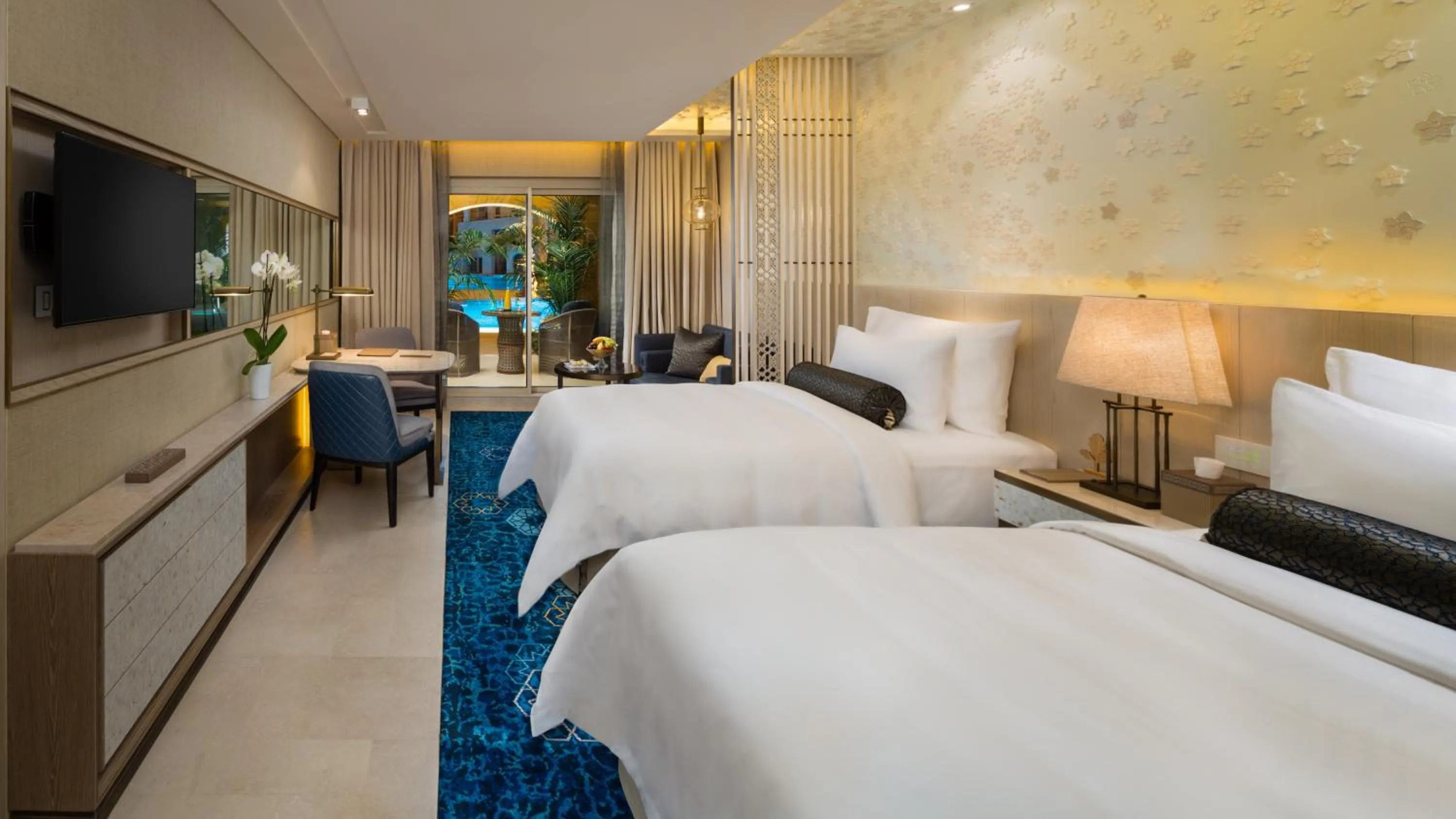 Bed in Kempinski Summerland Hotel & Resort Beirut