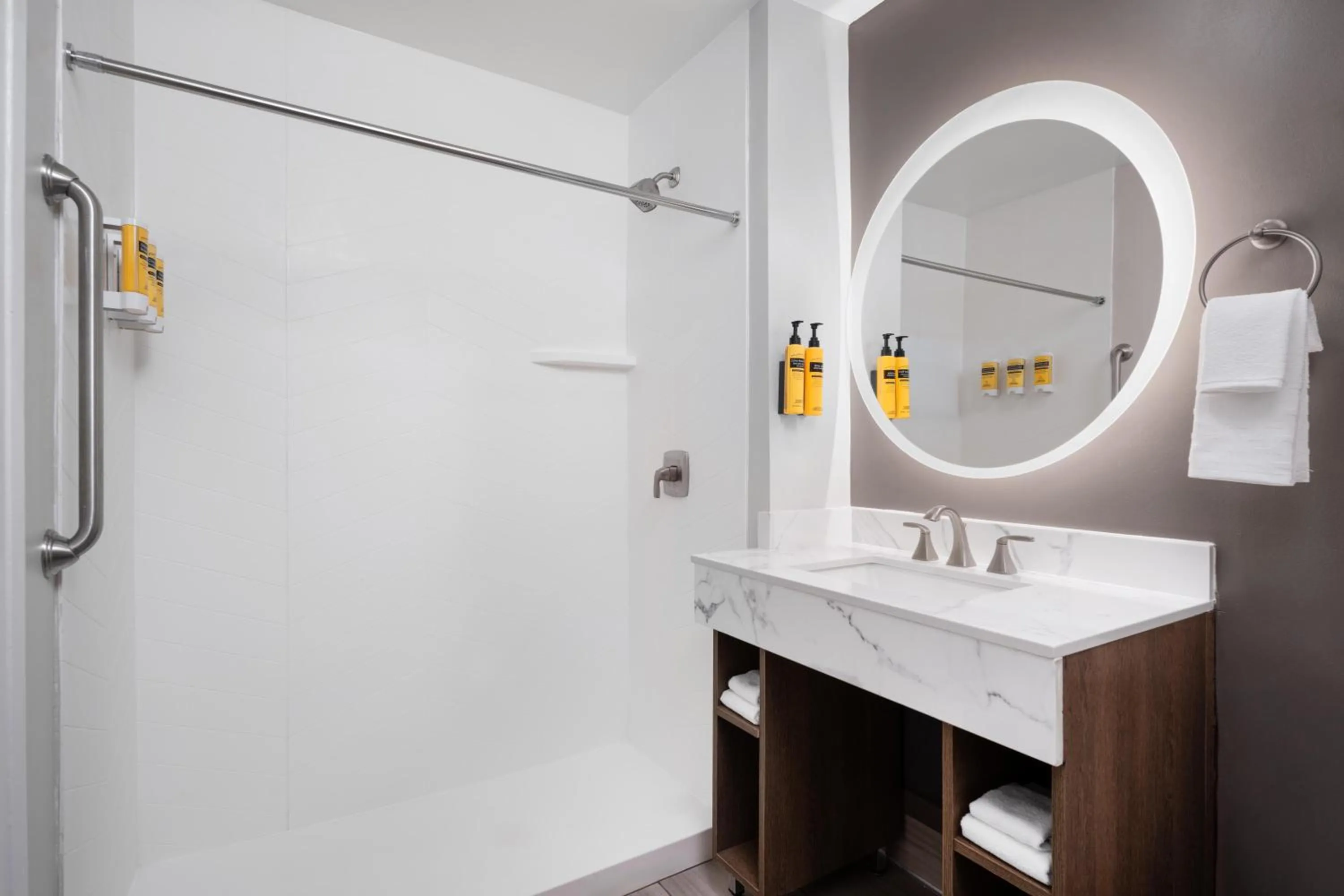 Best Western Plus Pepper Tree Inn