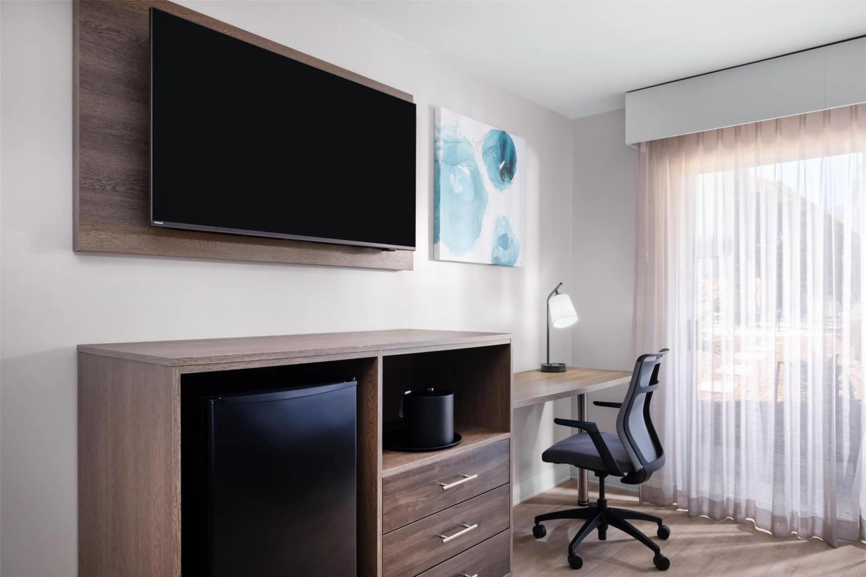 Bedroom in Best Western Plus Pepper Tree Inn