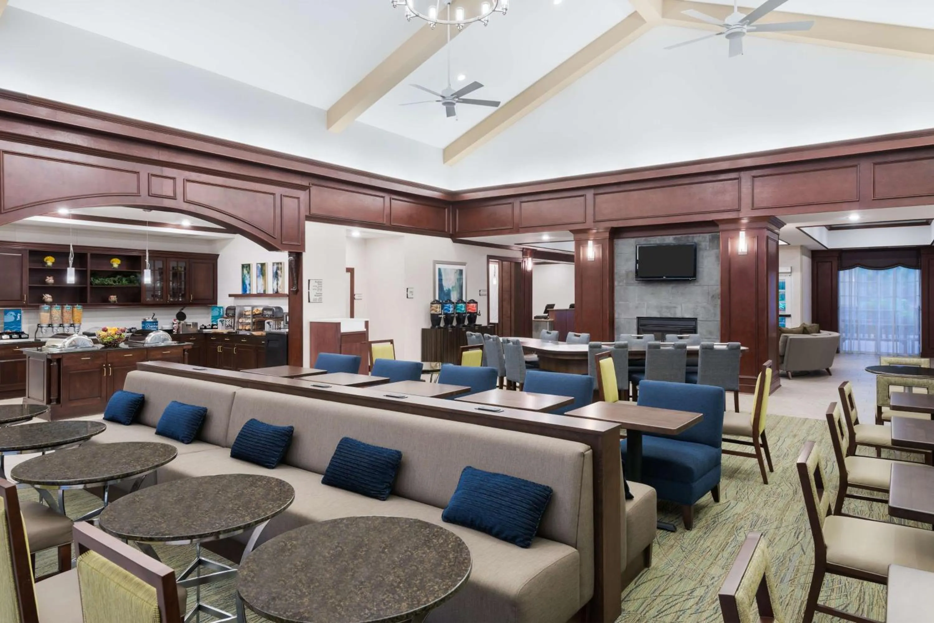 Breakfast in Homewood Suites by Hilton Holyoke-Springfield/North