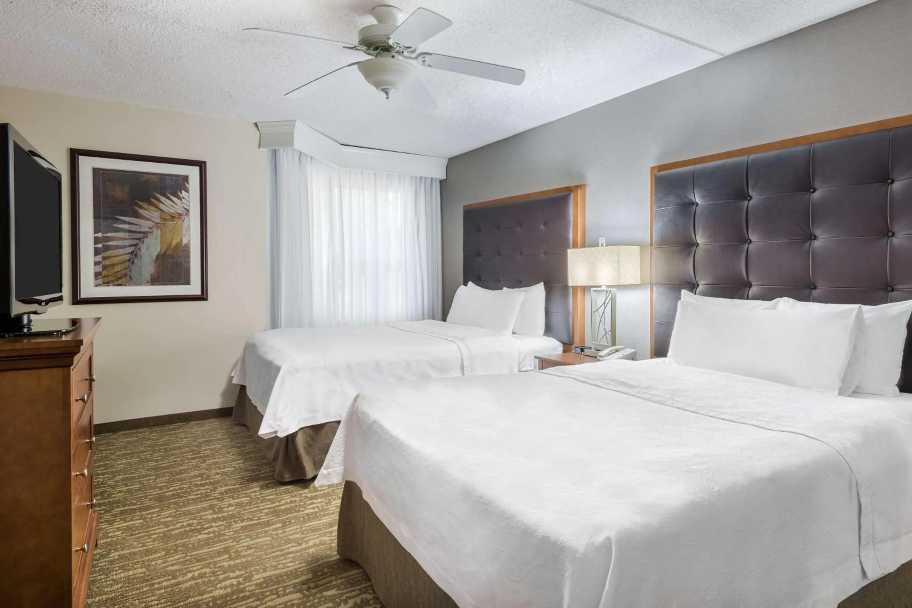 Bed in Homewood Suites by Hilton Holyoke-Springfield/North