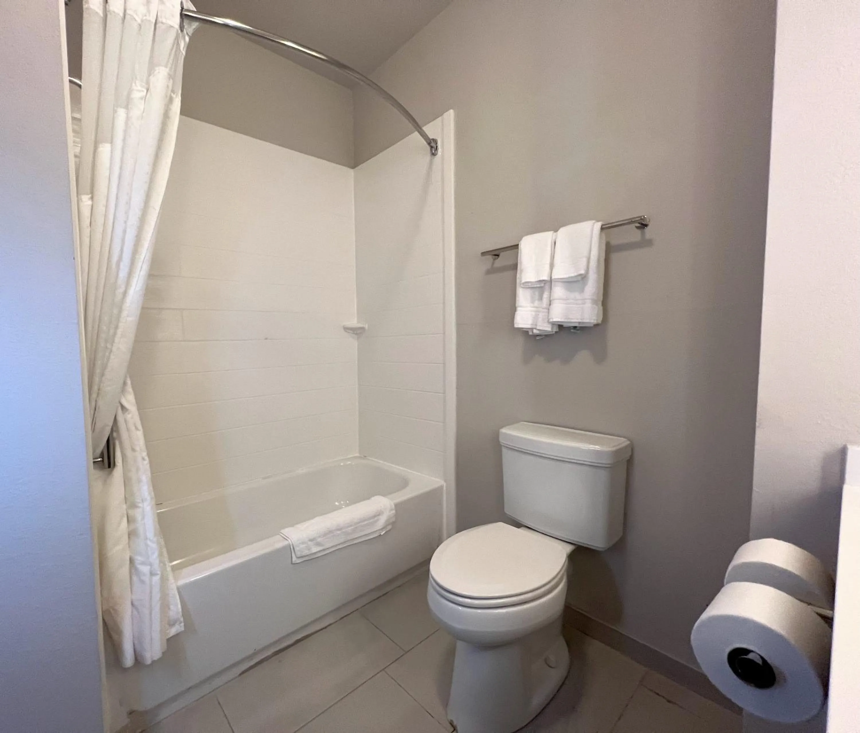 Shower in Holiday Inn Express Hotel & Suites Atlanta Airport West - Camp Creek by IHG