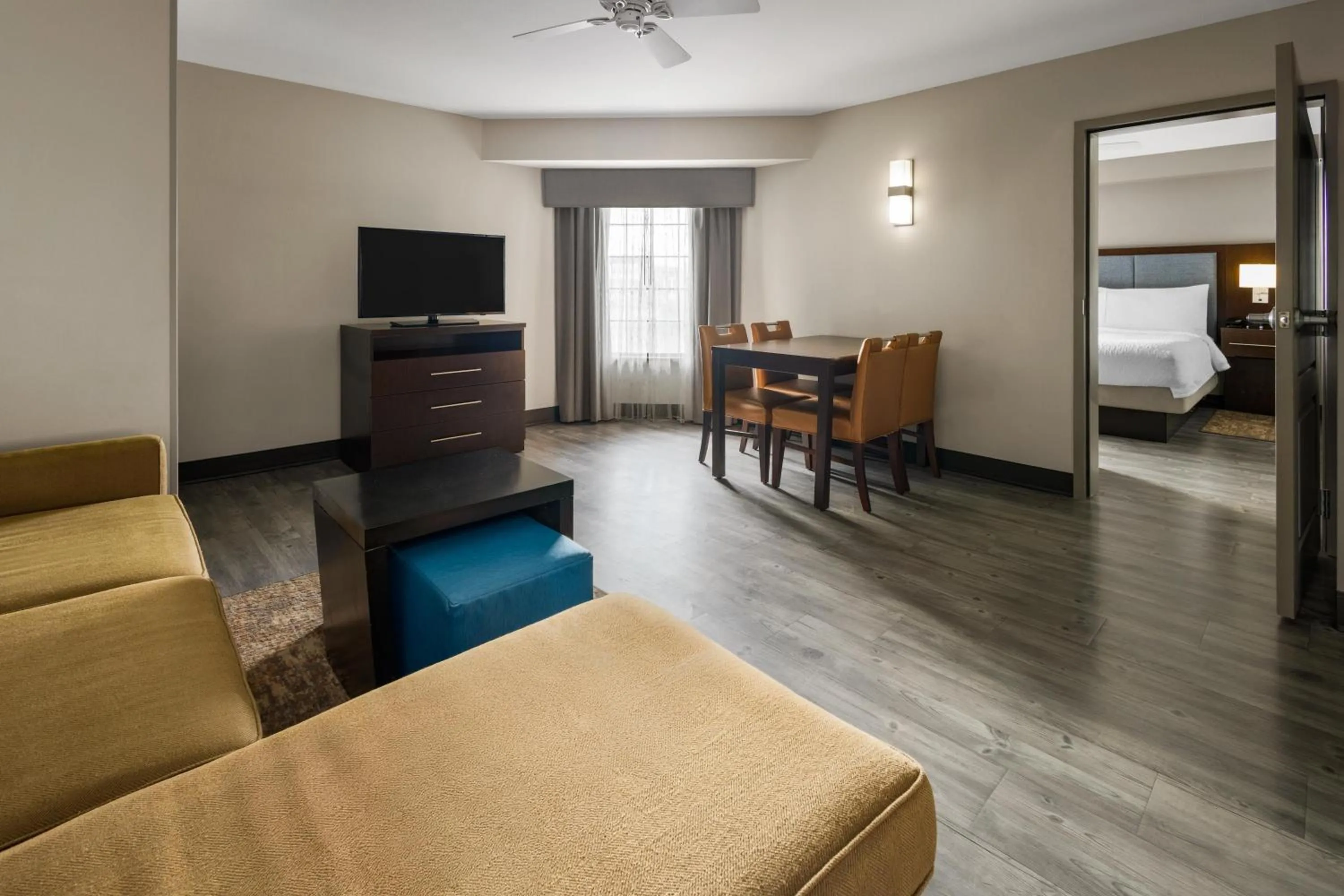 Living room, Bed in Homewood Suites By Hilton Montgomery EastChase