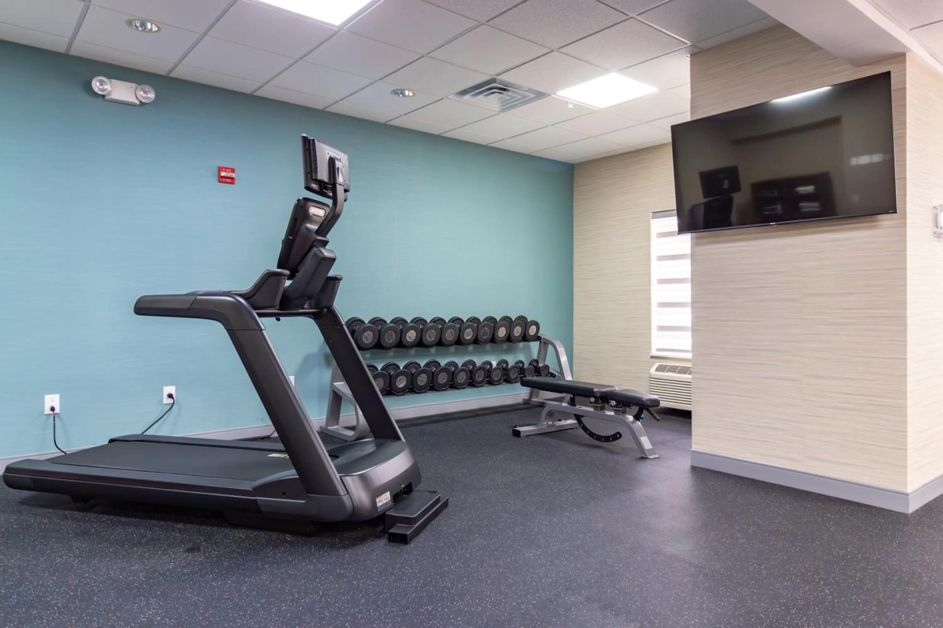 Fitness centre/facilities in Hampton Inn & Suites Denton