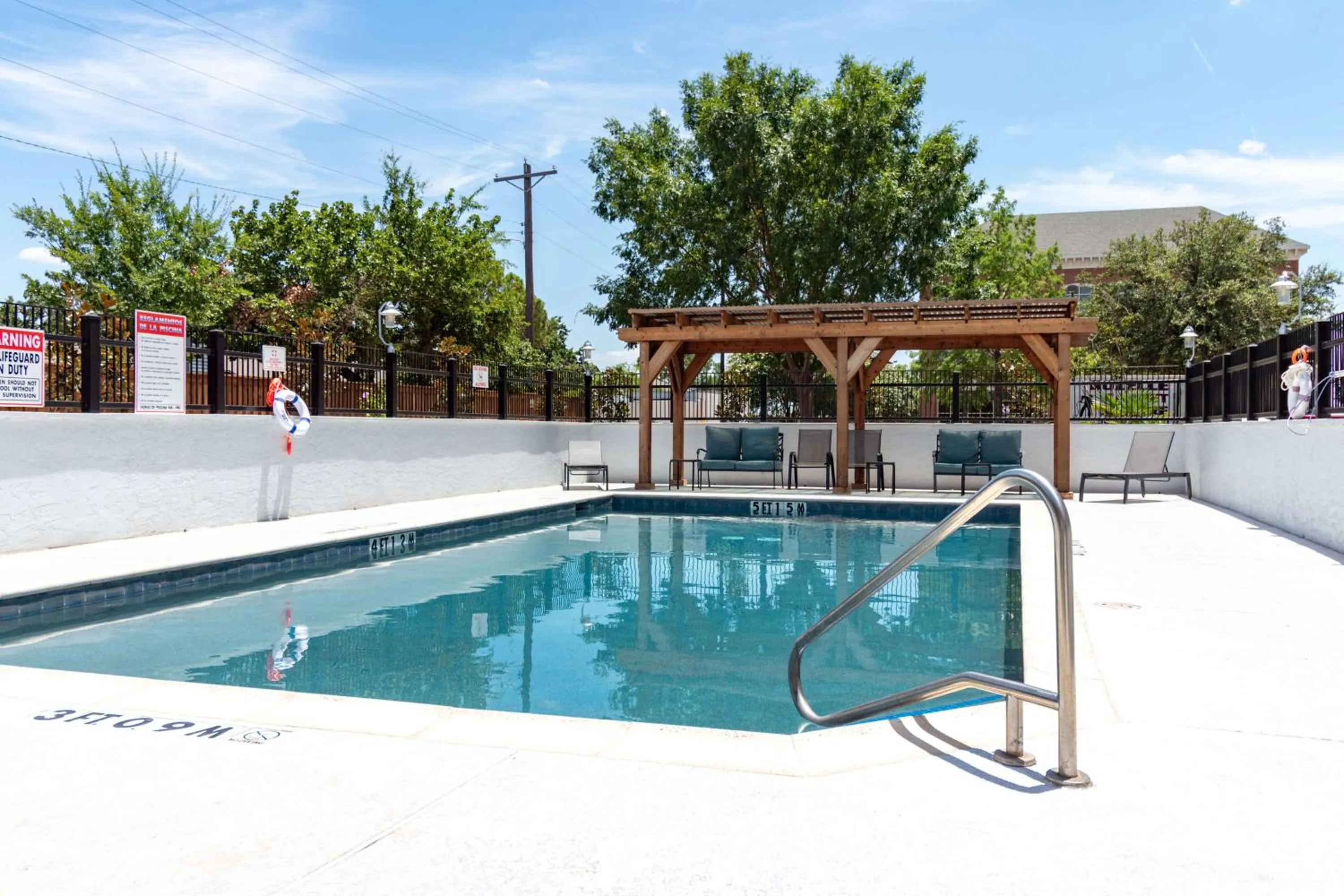 Pool view in Hampton Inn & Suites Denton