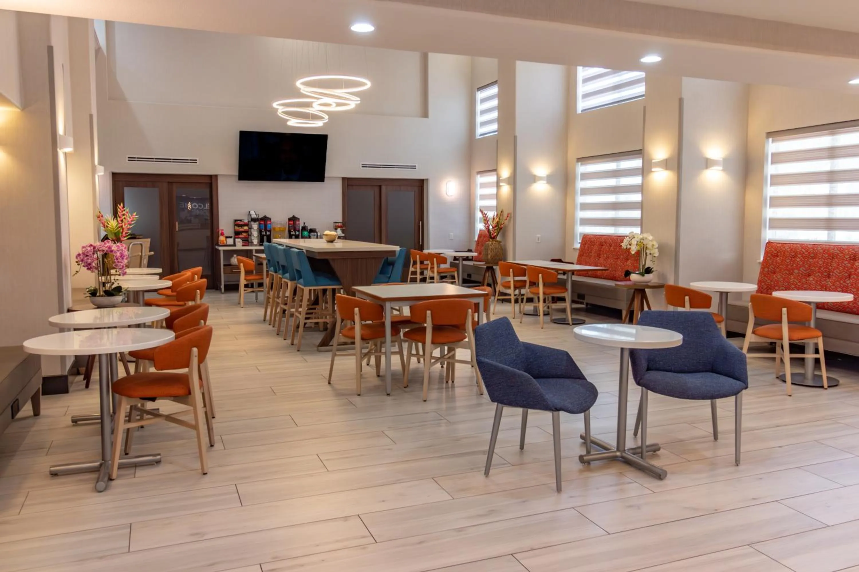Lobby or reception in Hampton Inn & Suites Denton