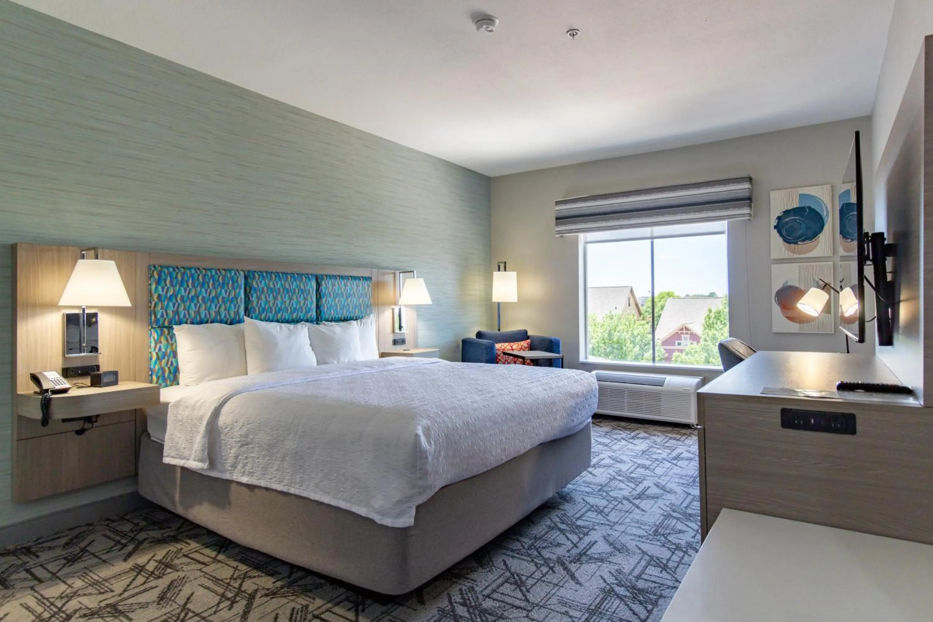 Bed in Hampton Inn & Suites Denton