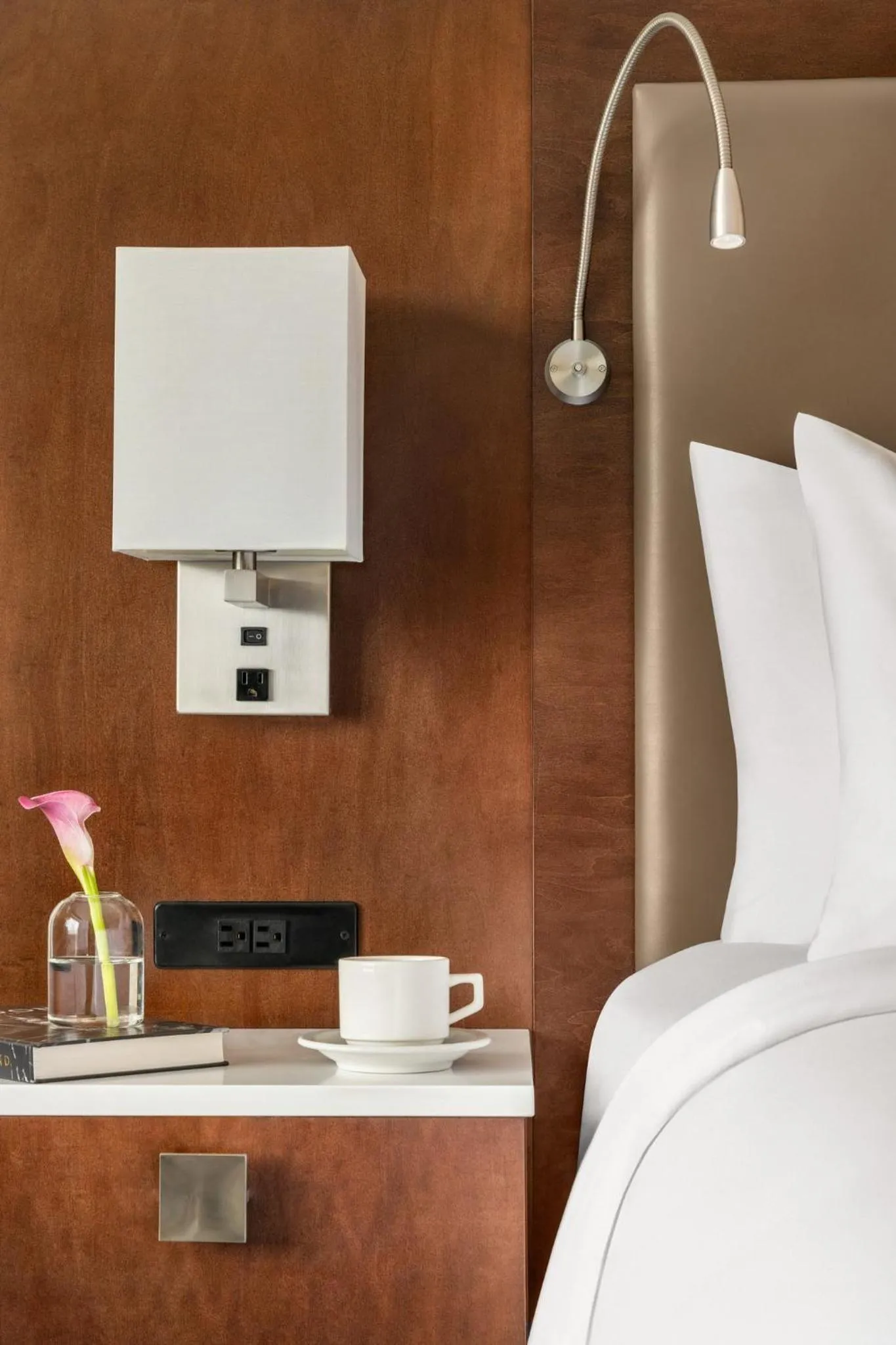 Photo of the whole room, Bed in Crowne Plaza Auburn Hills by IHG