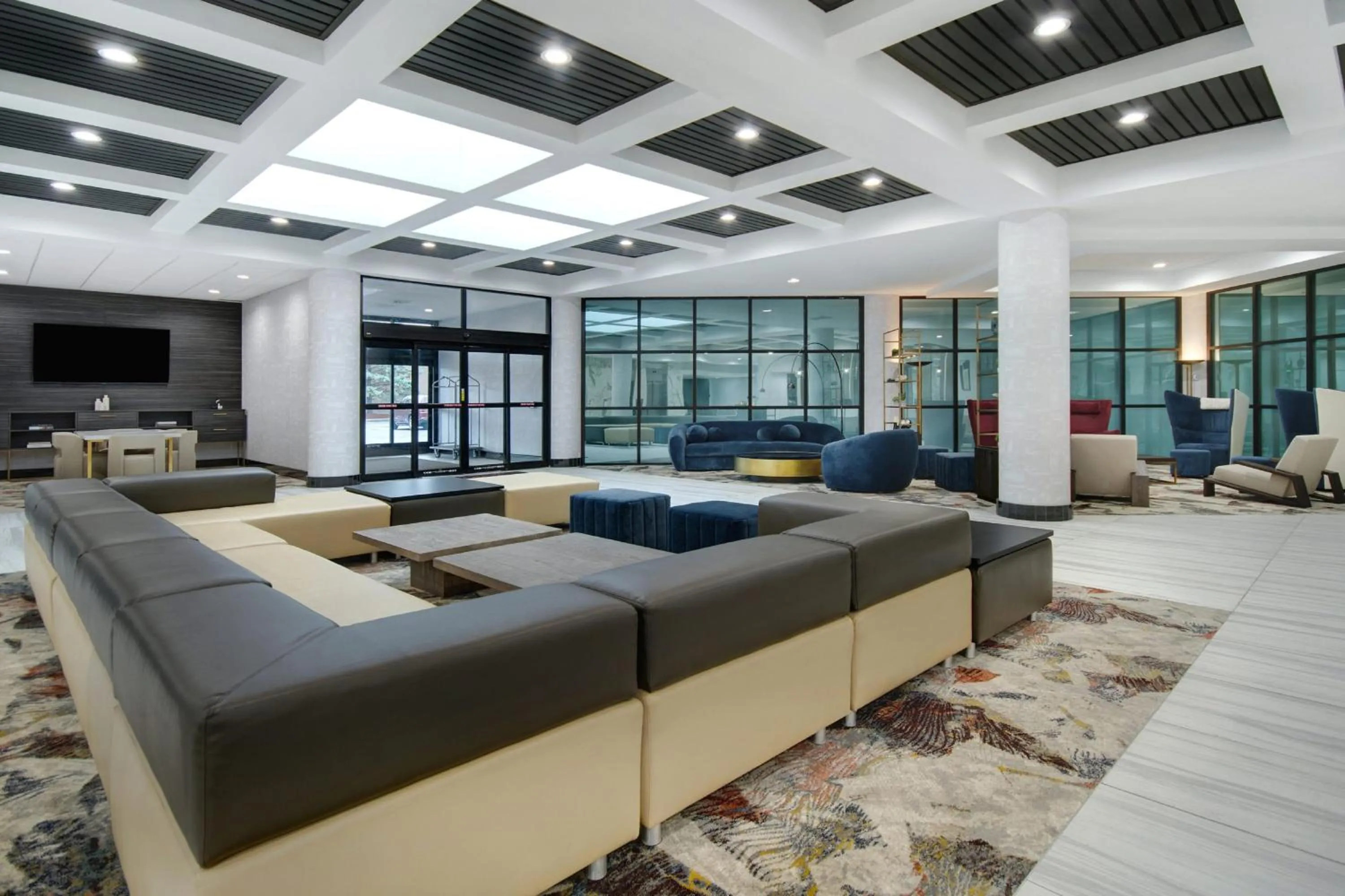 Property building in Crowne Plaza Auburn Hills by IHG