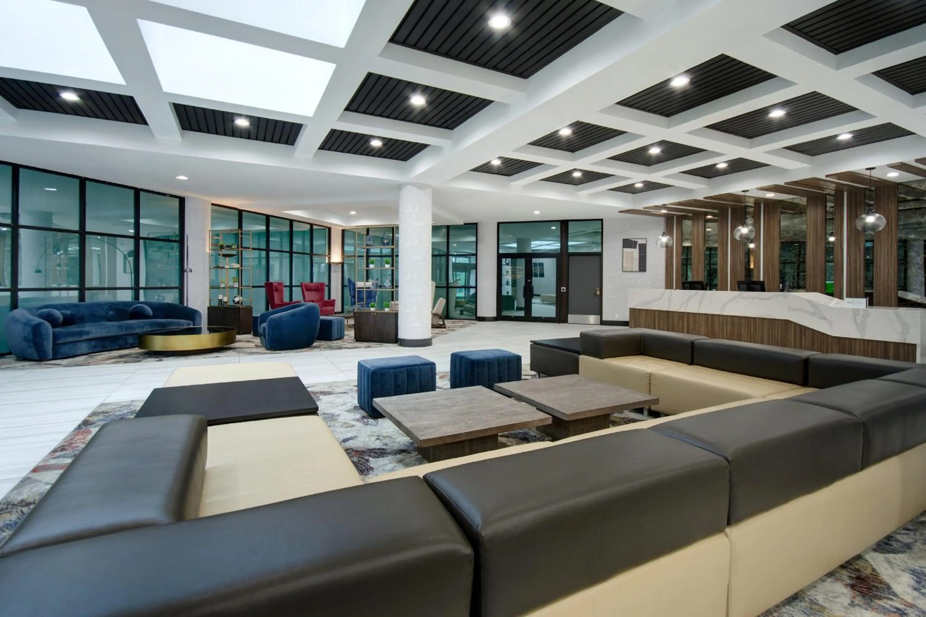 Property building in Crowne Plaza Auburn Hills by IHG