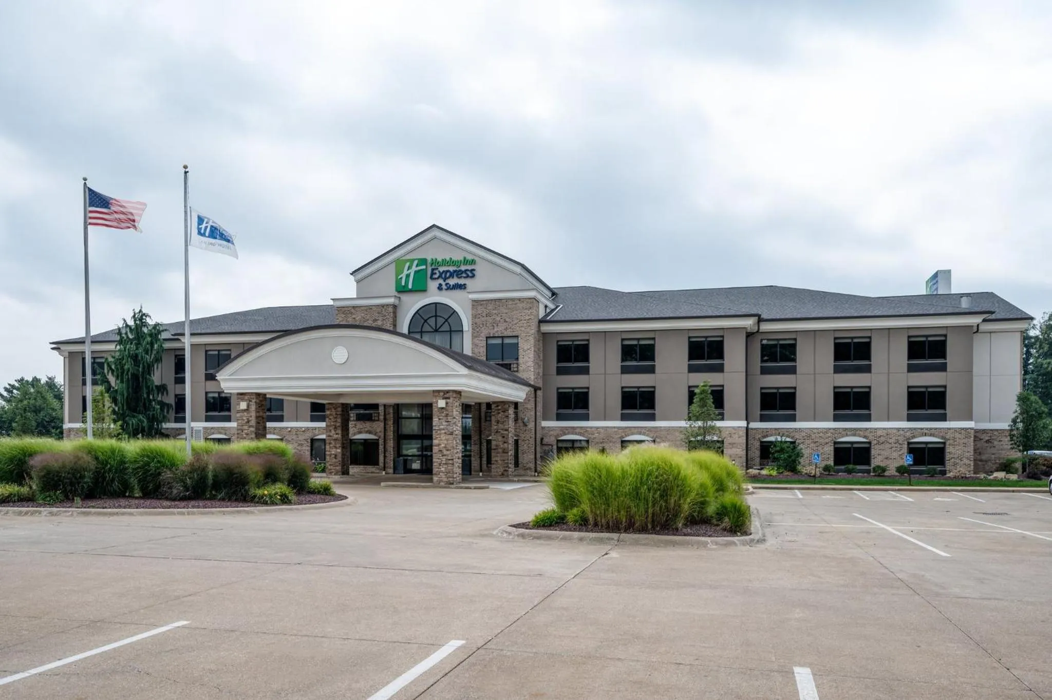 Property building in Holiday Inn Express & Suites Wadsworth by IHG