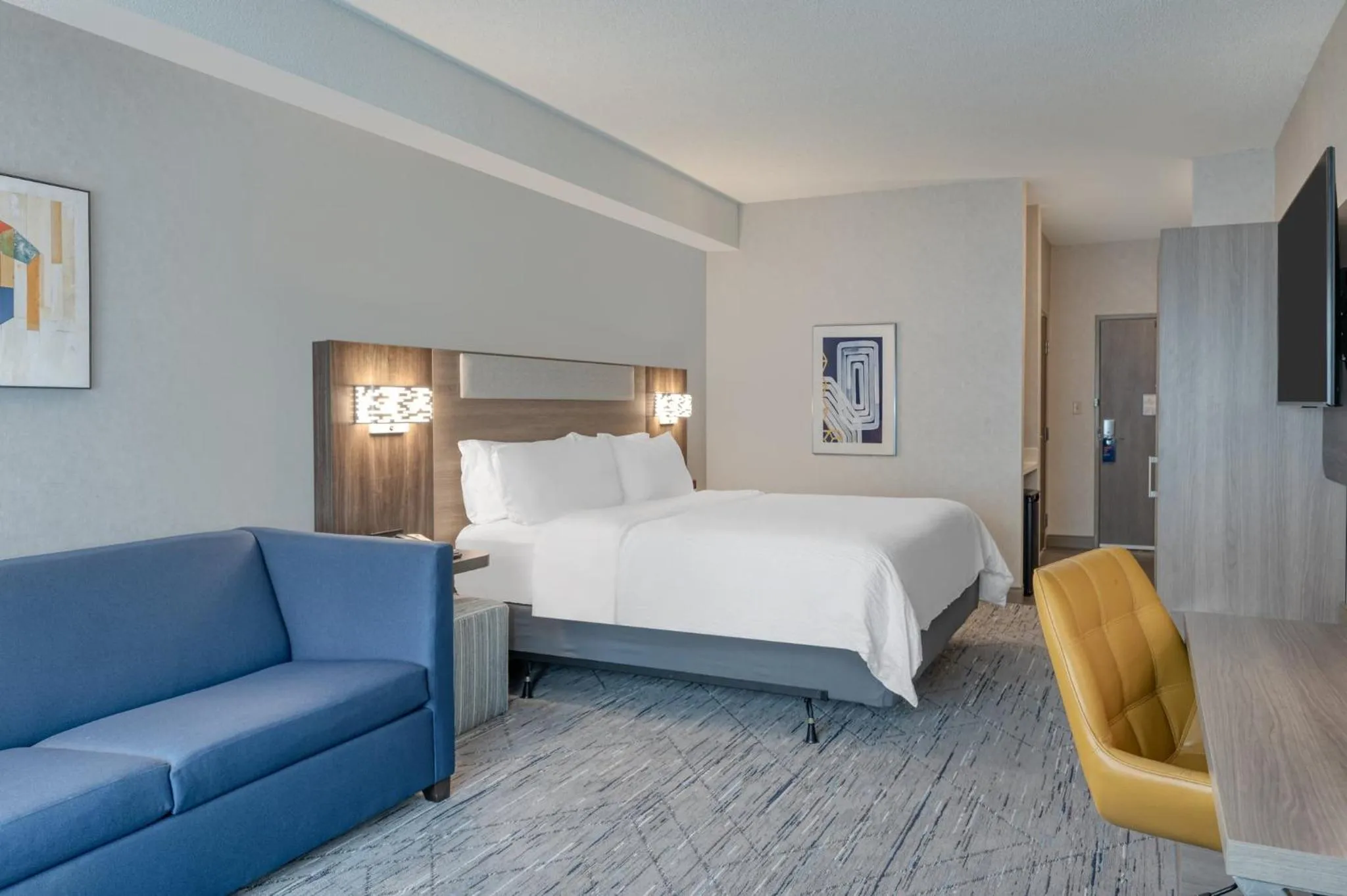 Photo of the whole room, Bed in Holiday Inn Express & Suites Wadsworth by IHG