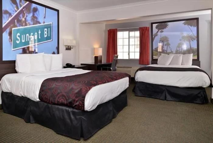 Bedroom, Bed in Americas Best Value Inn Hollywood