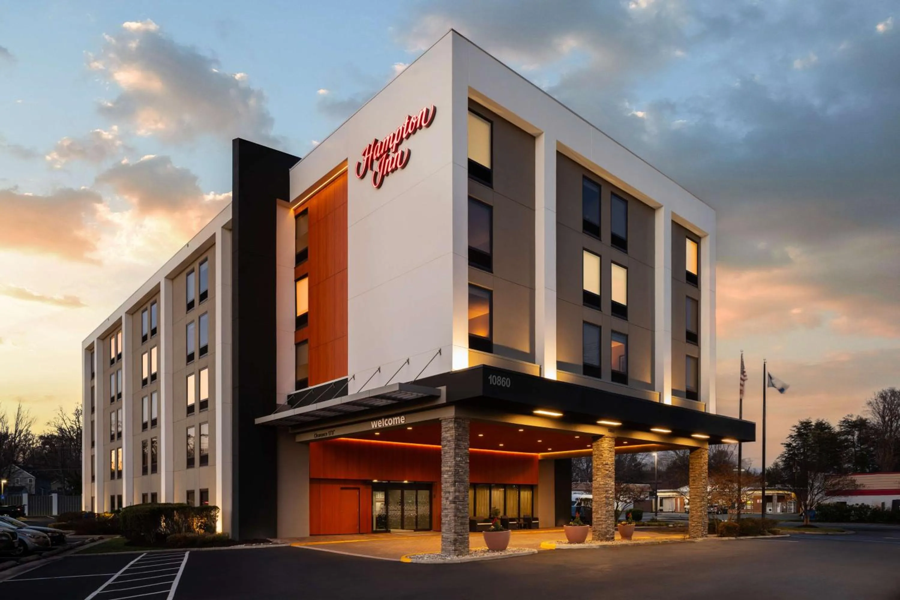 Property building in Hampton Inn Fairfax City