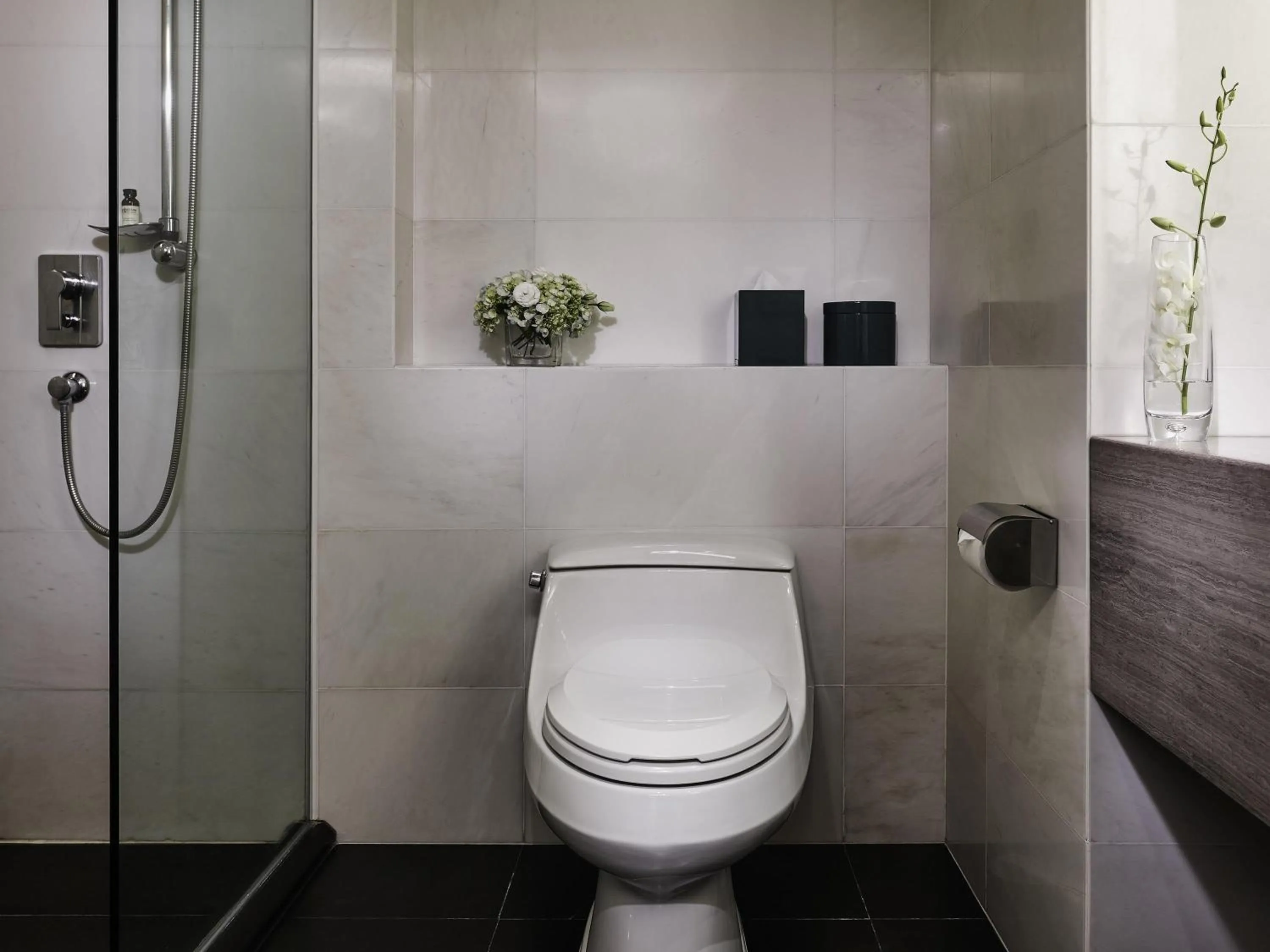 Bathroom in Pullman Hanoi