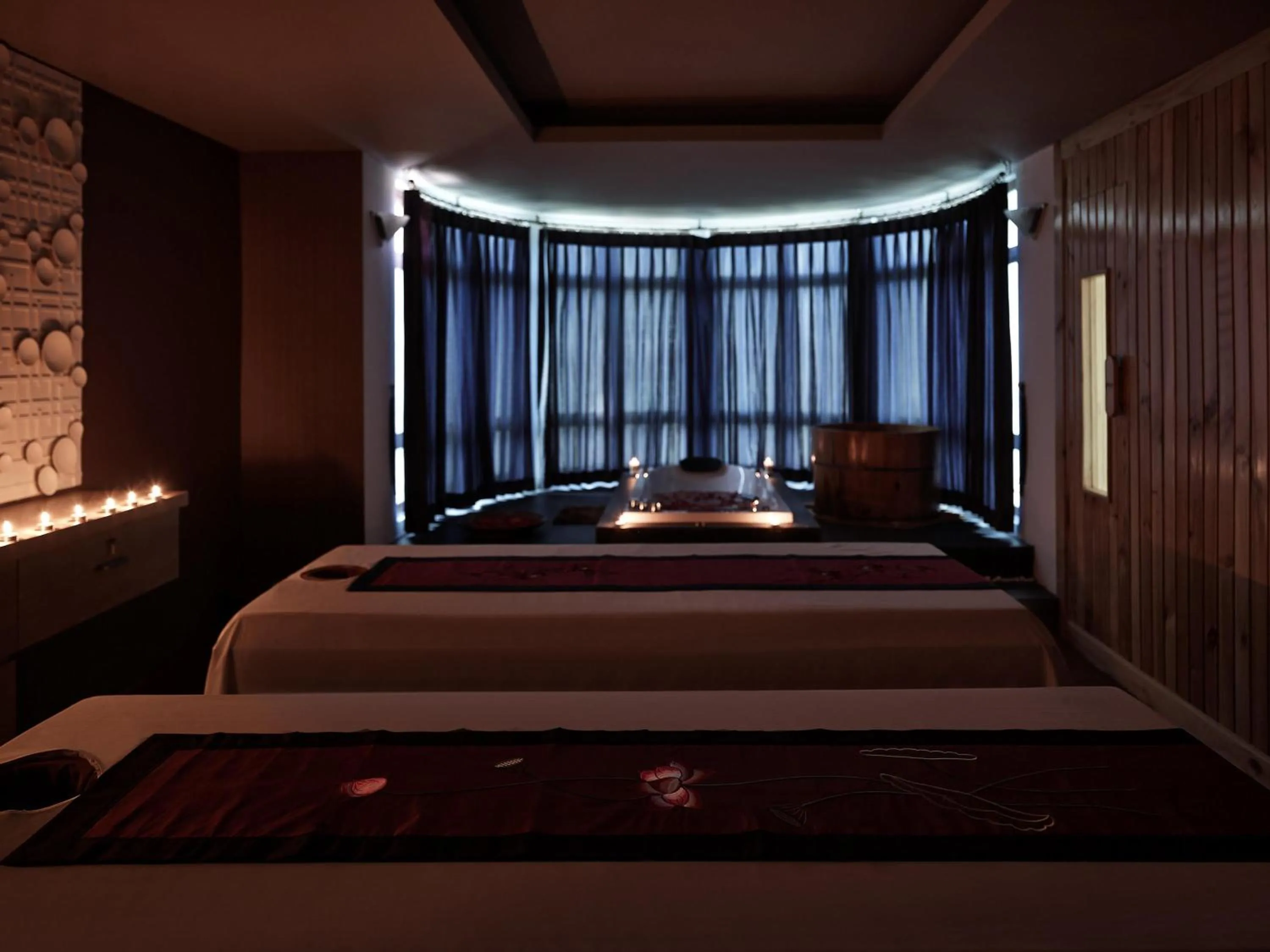 Spa and wellness centre/facilities, Bed in Pullman Hanoi
