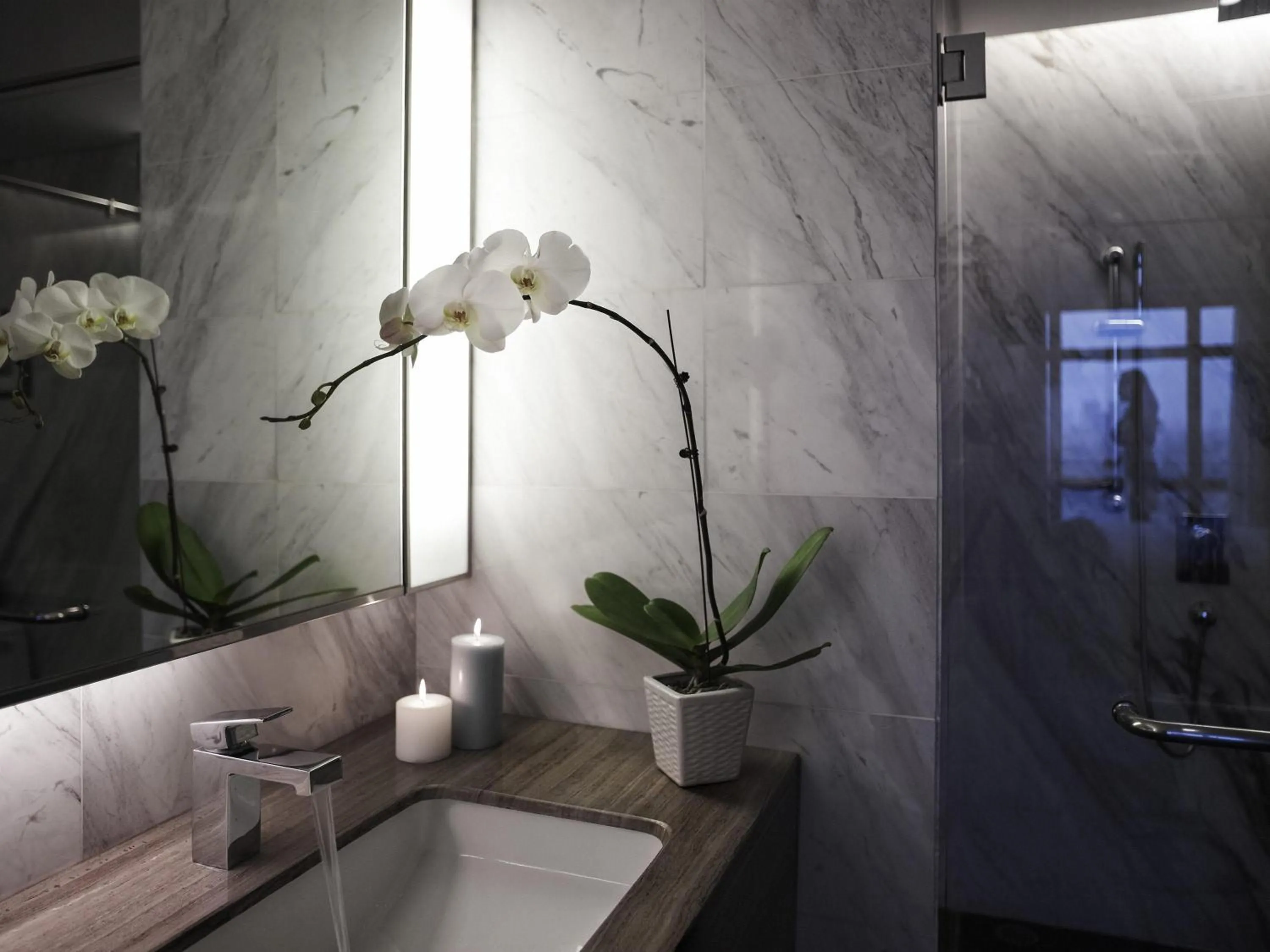 Bathroom in Pullman Hanoi