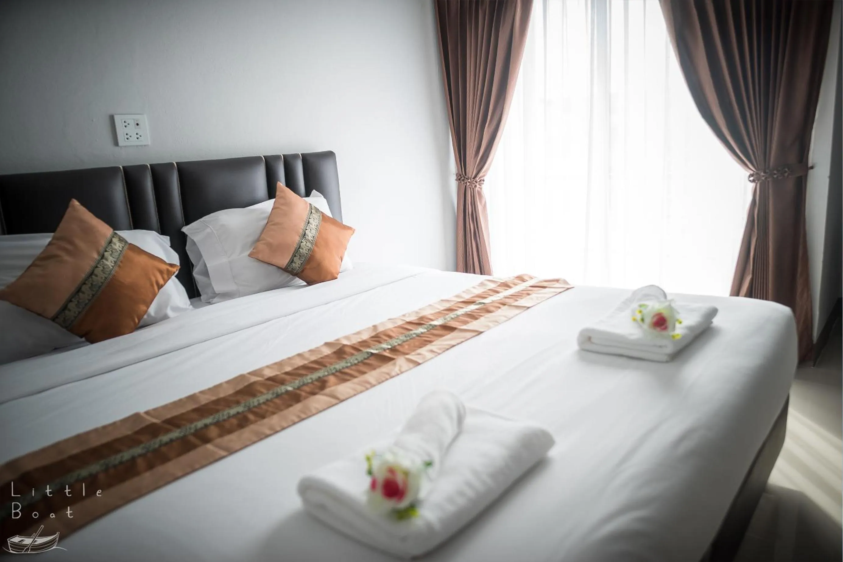 Bed in Retro Twin Home @Maesot