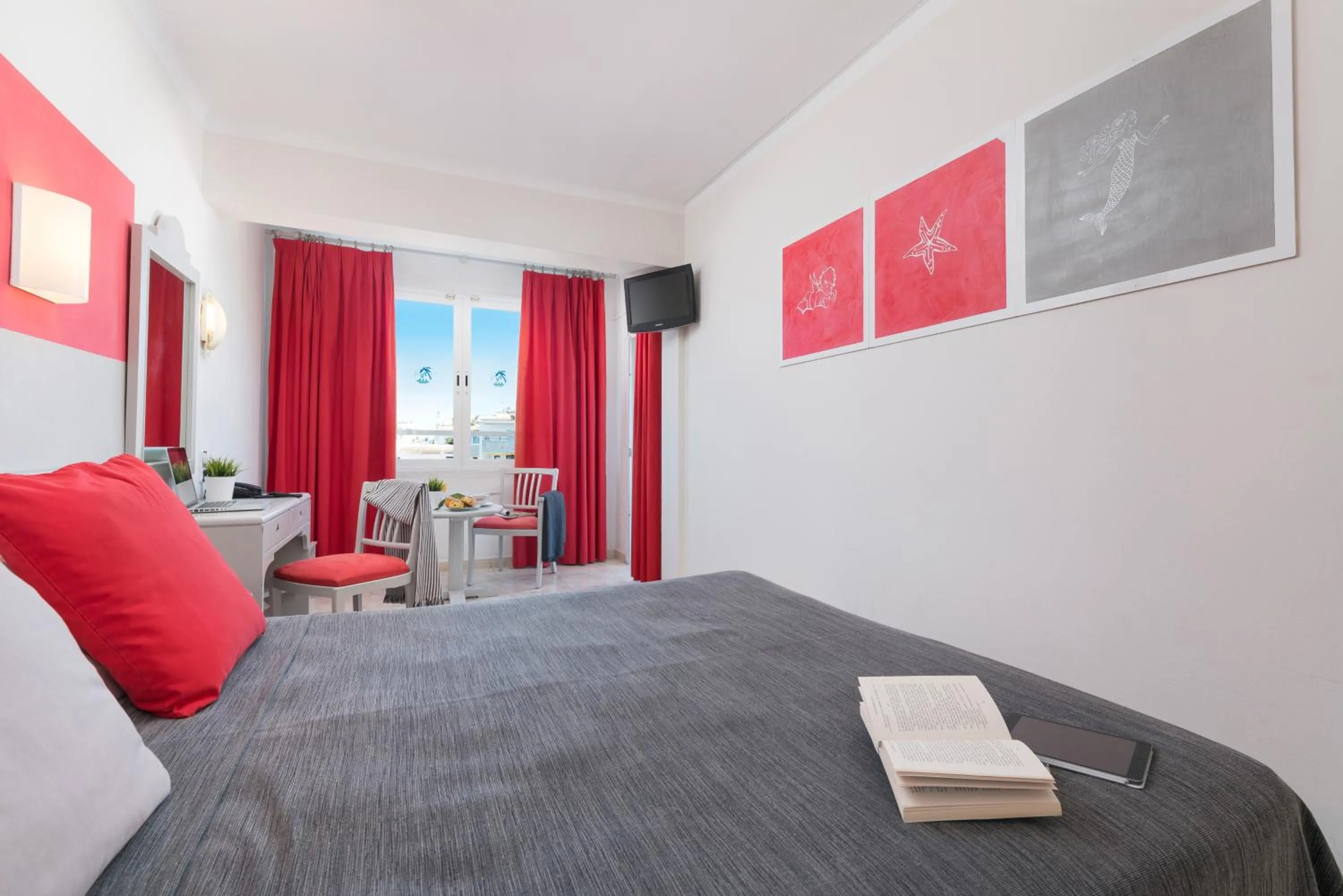 Bedroom, Bed in Playas del Rey