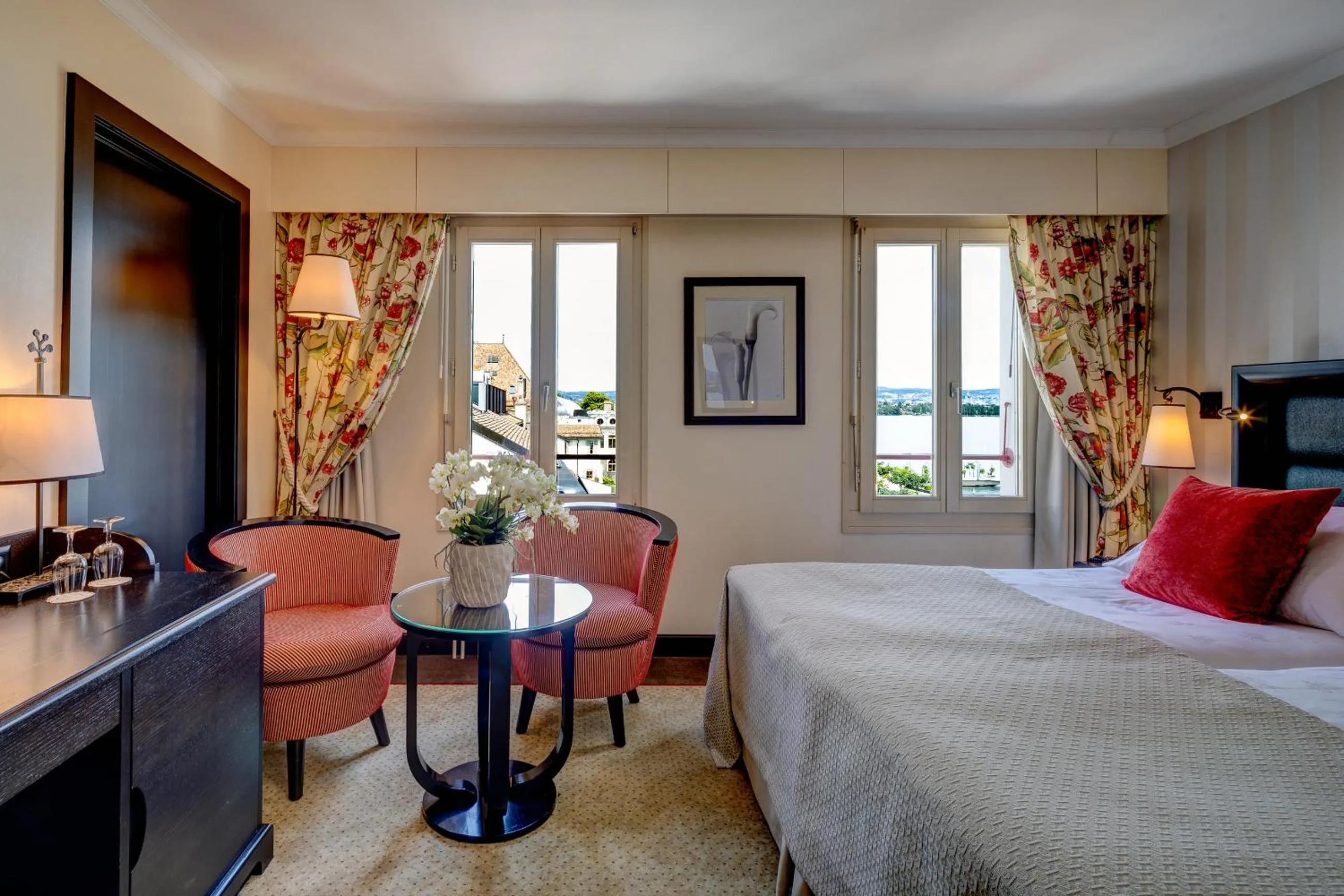 Photo of the whole room, Bed in Romantik Hotel Mont Blanc au Lac