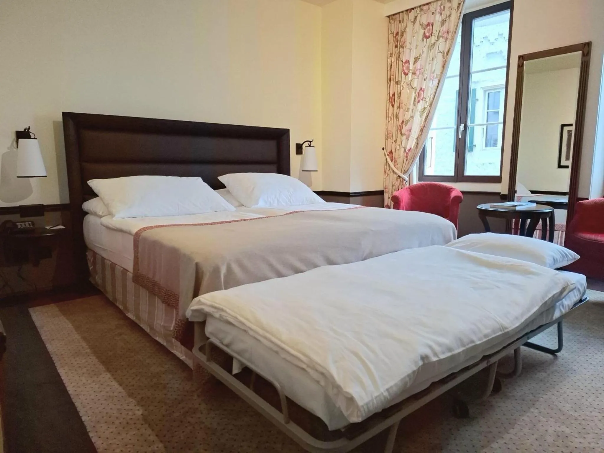 Bed in Romantik Hotel Mont Blanc au Lac