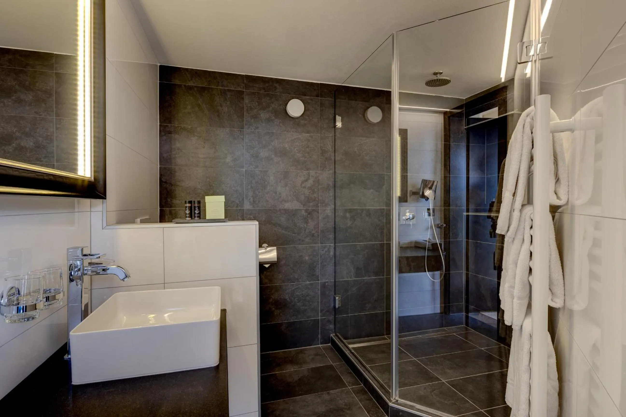 Shower in Romantik Hotel Mont Blanc au Lac