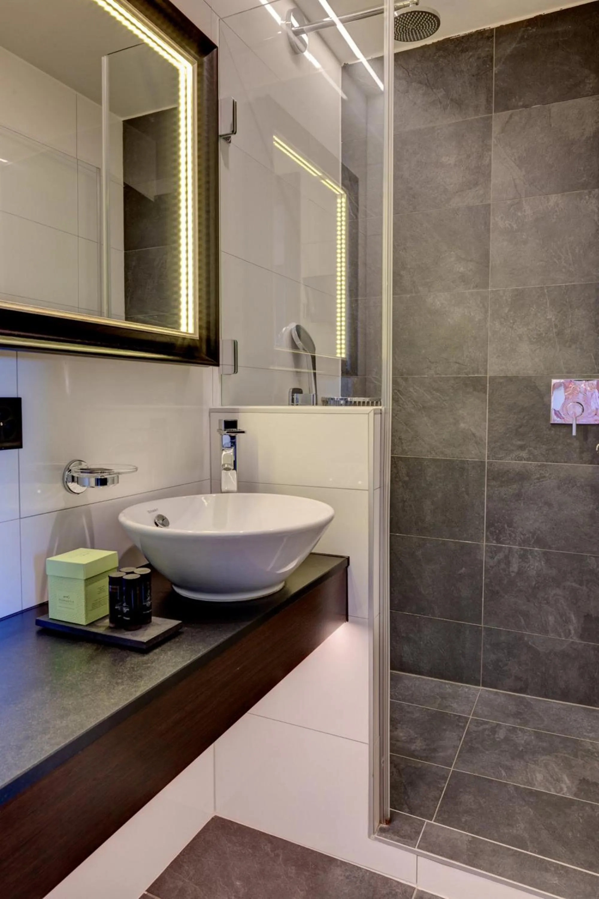 Bathroom in Romantik Hotel Mont Blanc au Lac