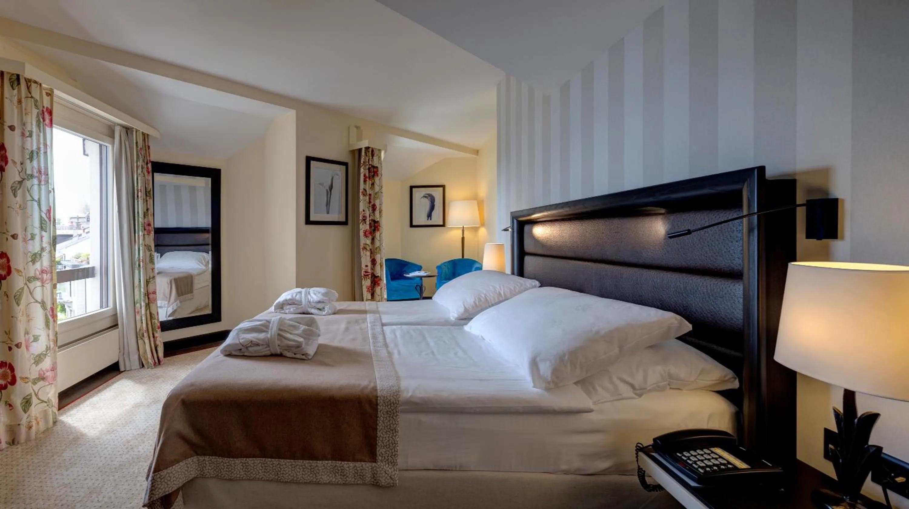 Bed in Romantik Hotel Mont Blanc au Lac