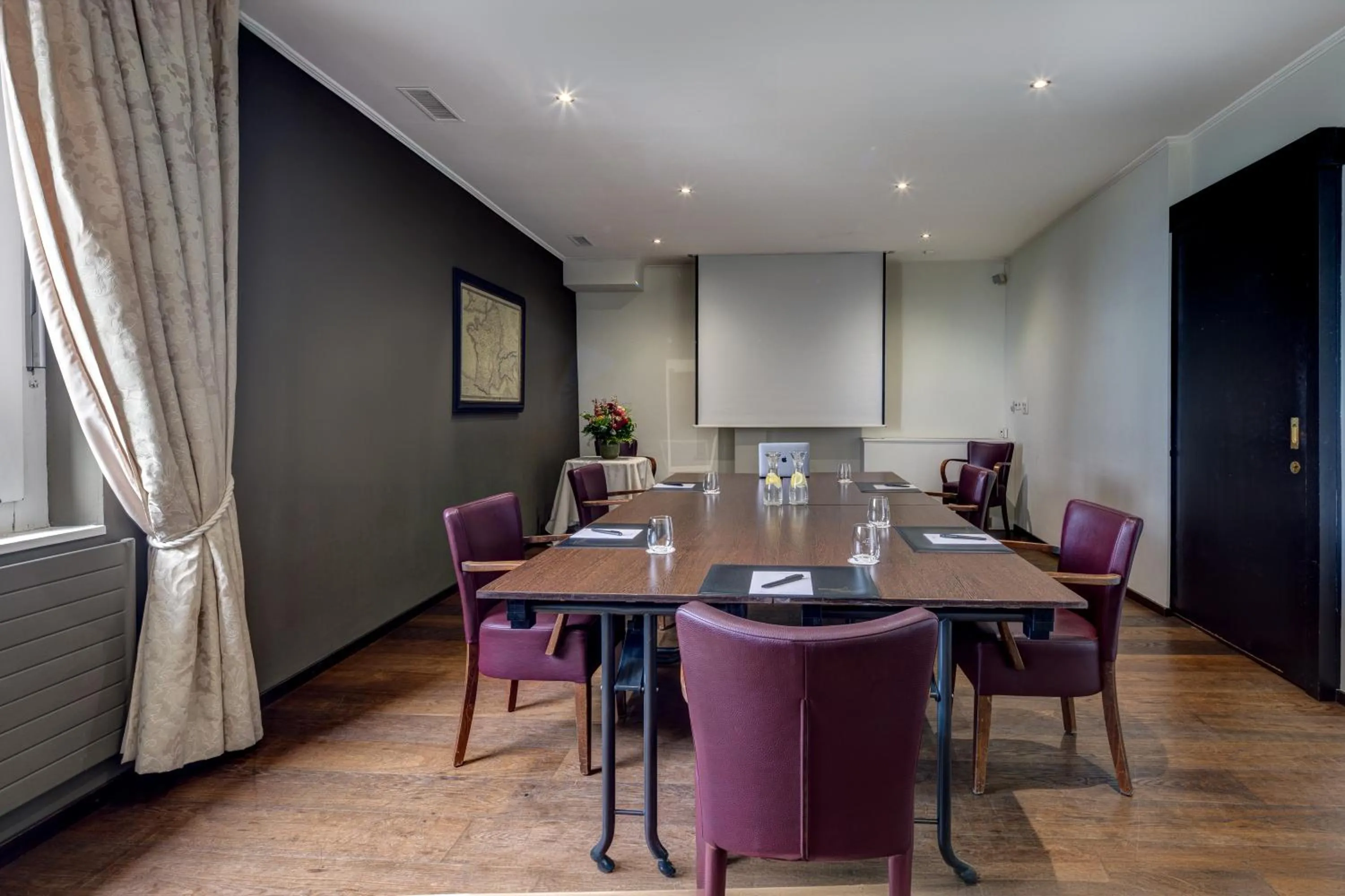 Seating area in Romantik Hotel Mont Blanc au Lac