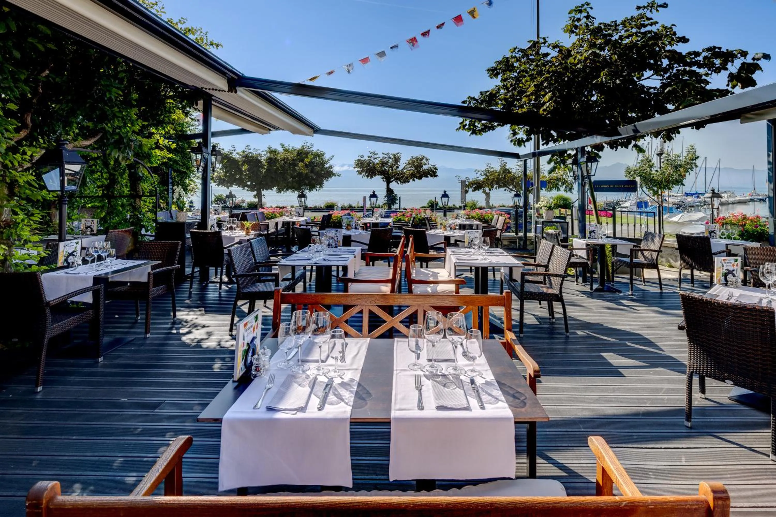 Restaurant/places to eat in Romantik Hotel Mont Blanc au Lac