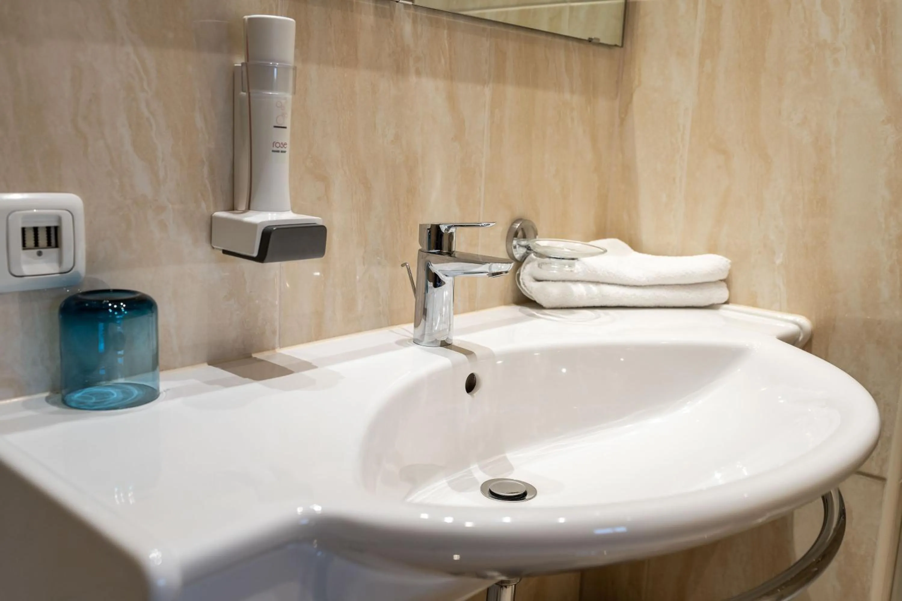 Bathroom in Hotel zum Hirschen Zell am See