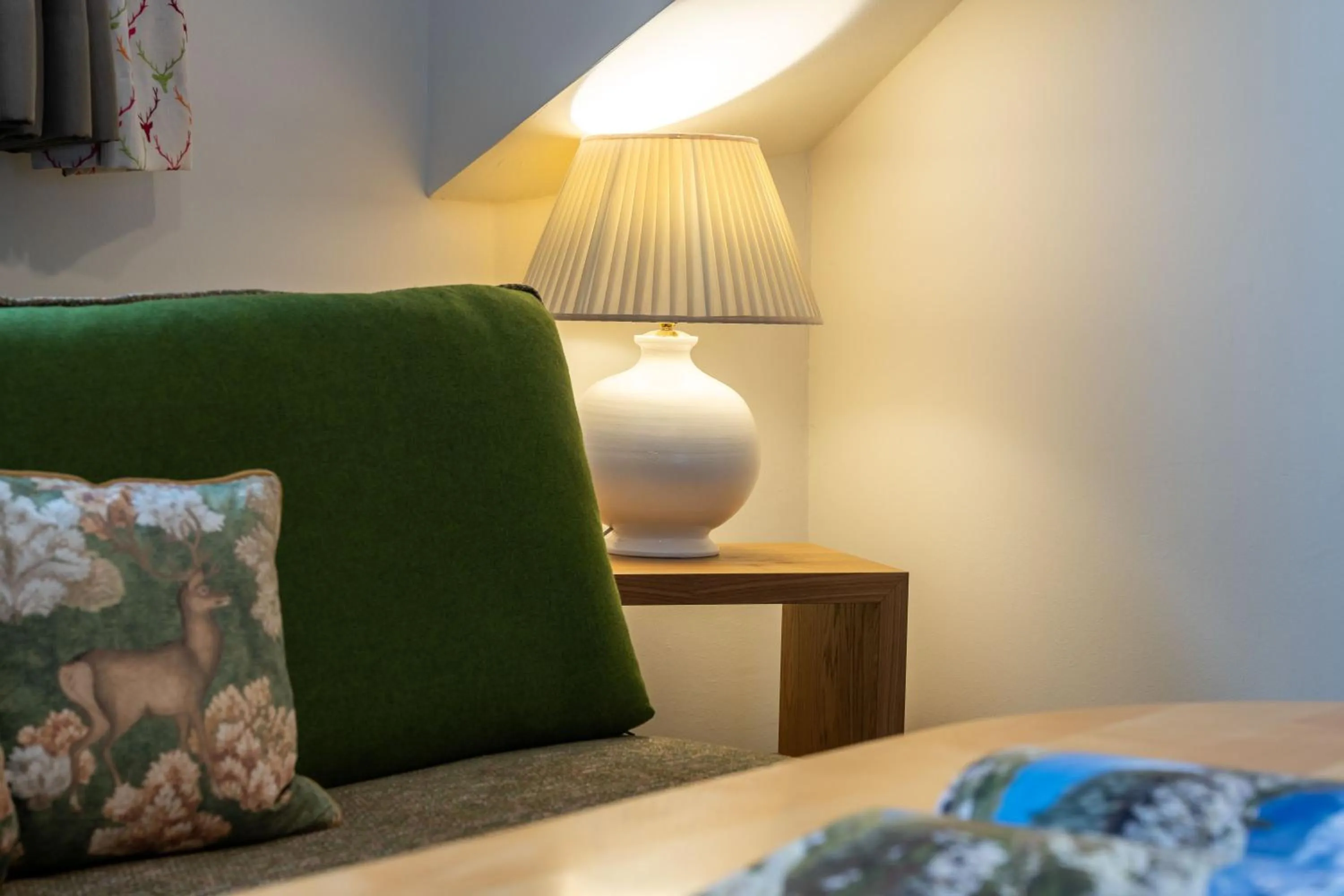 Seating area, Bed in Hotel zum Hirschen Zell am See