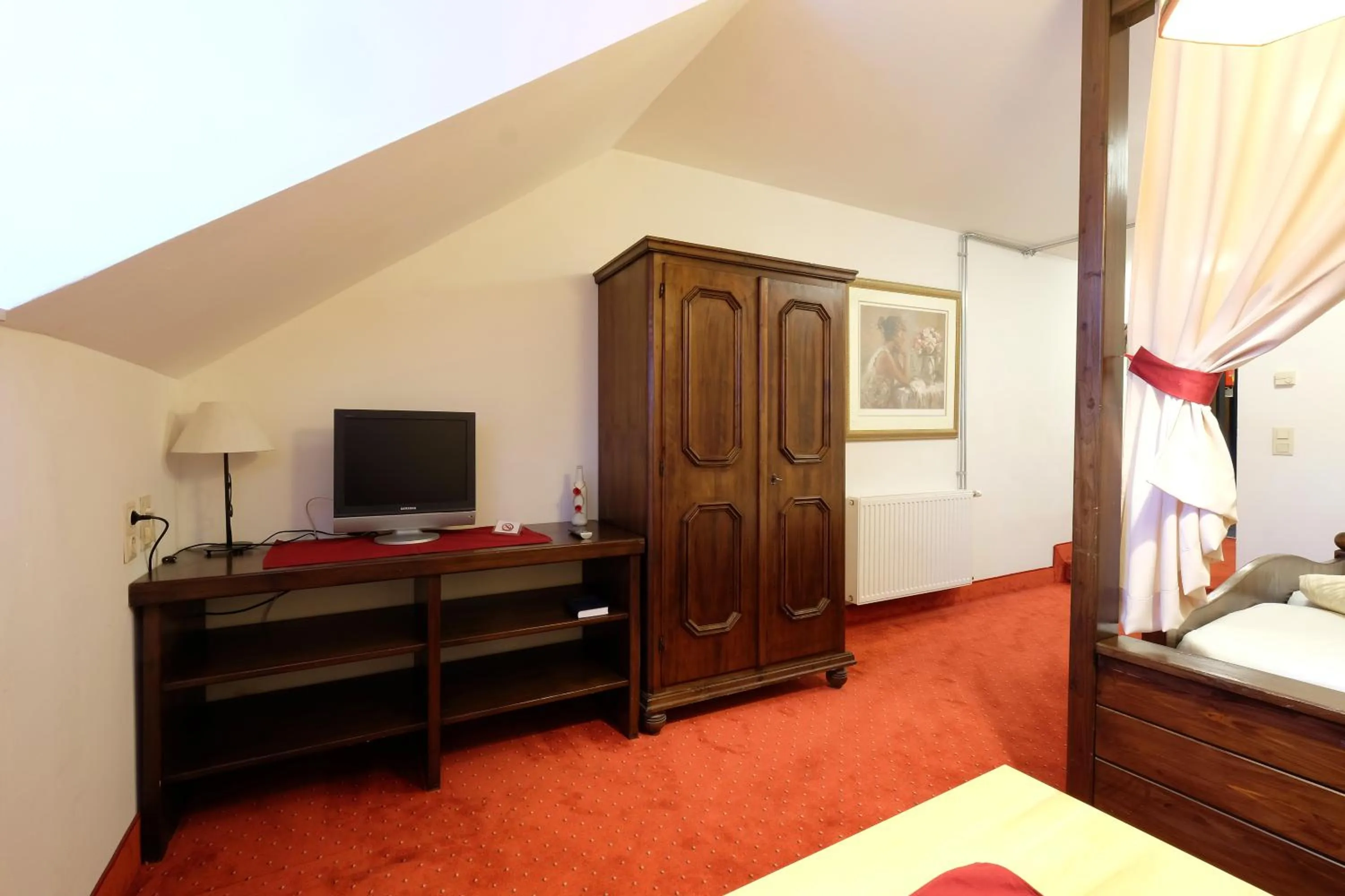 Decorative detail, Bed in Alpenhotel Marcius