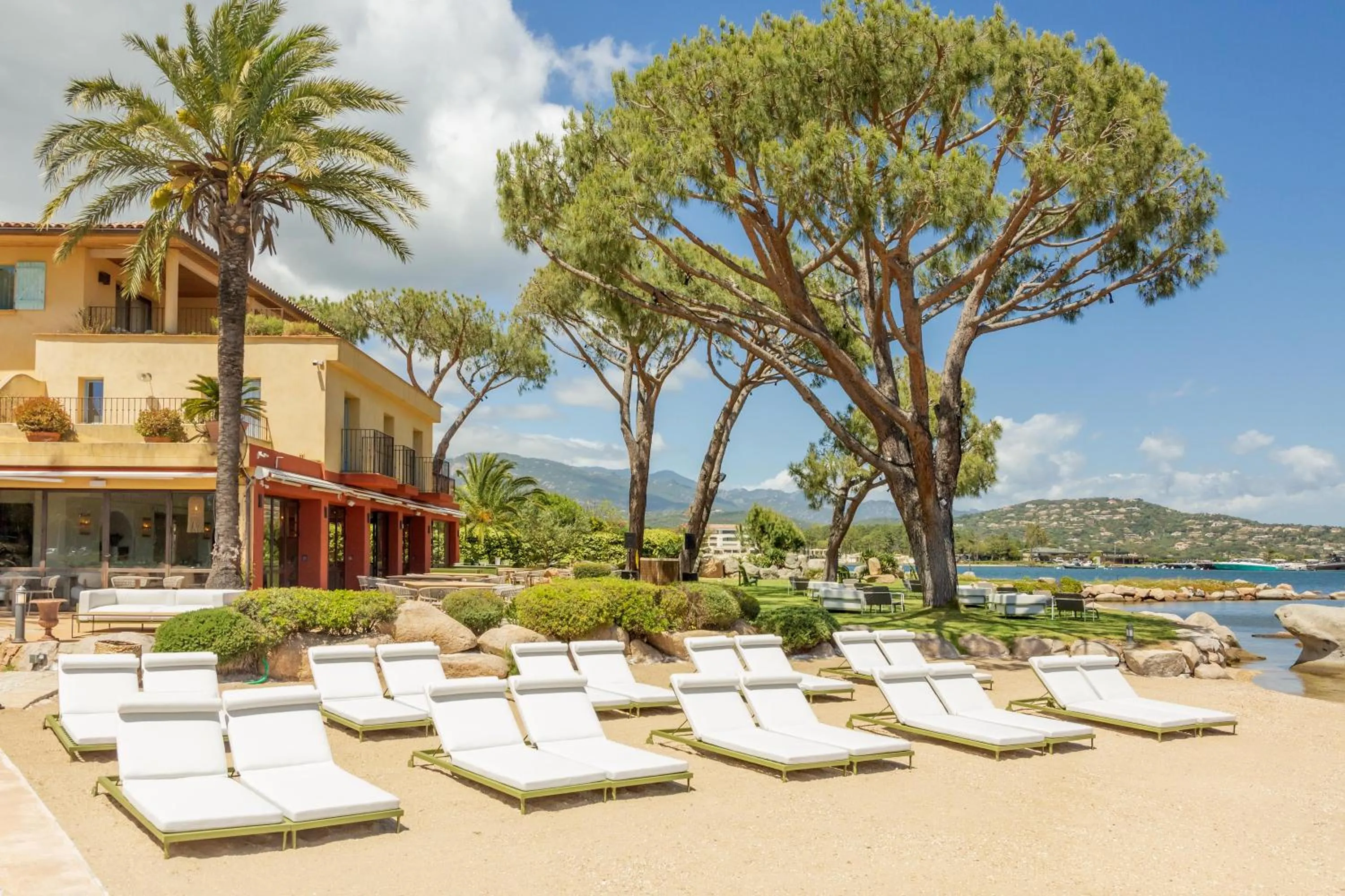 Beach in Casa Santini x Roc Seven