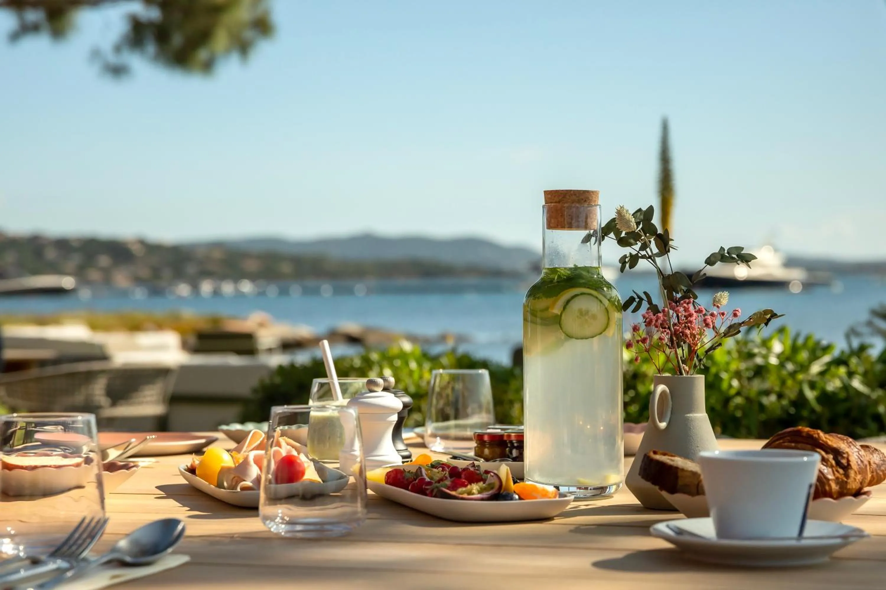 Food and drinks in Casa Santini x Roc Seven