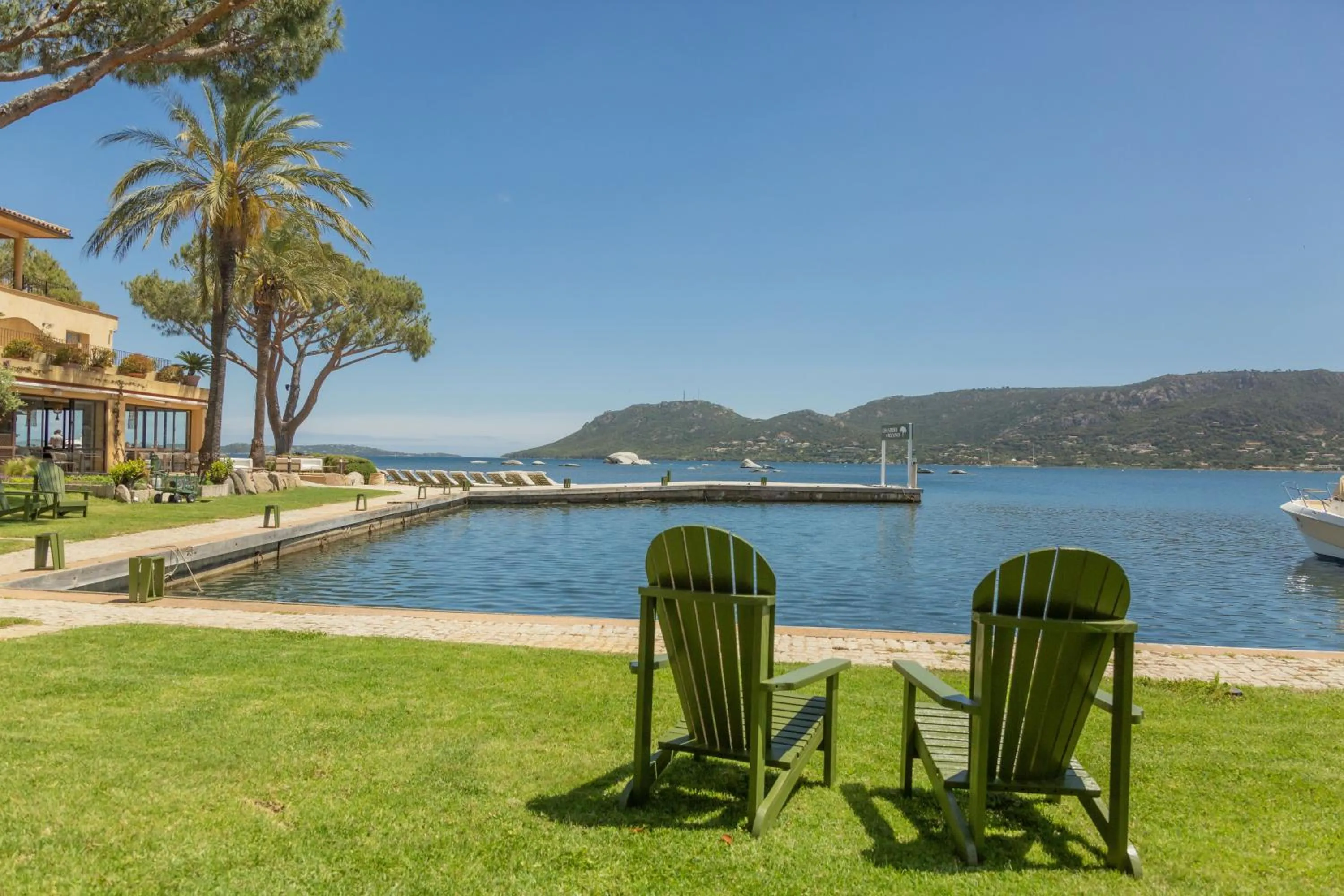 Garden in Casa Santini x Roc Seven