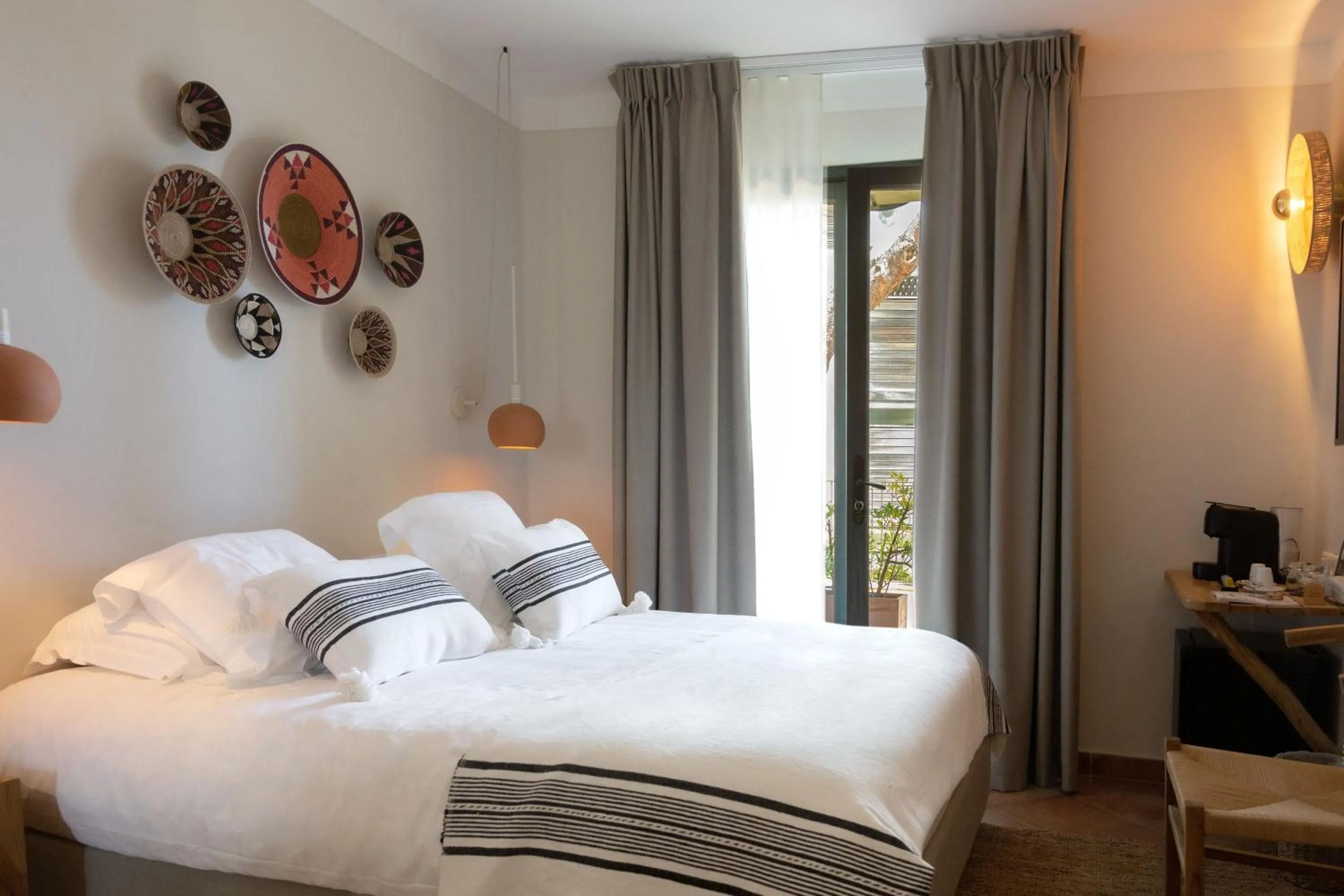 Bed in Casa Santini x Roc Seven