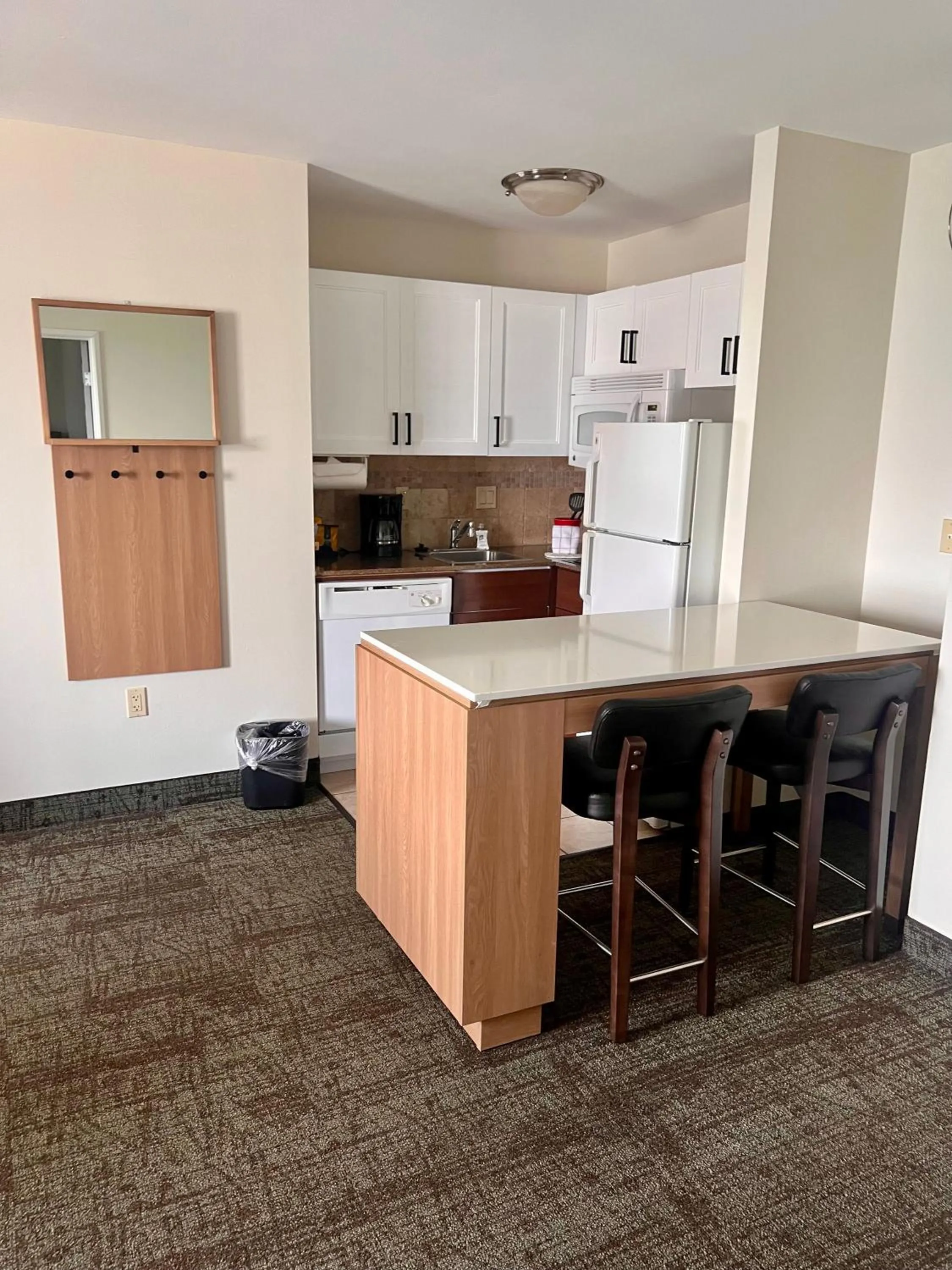 Kitchen or kitchenette in Staybridge Suites Austin Airport by IHG
