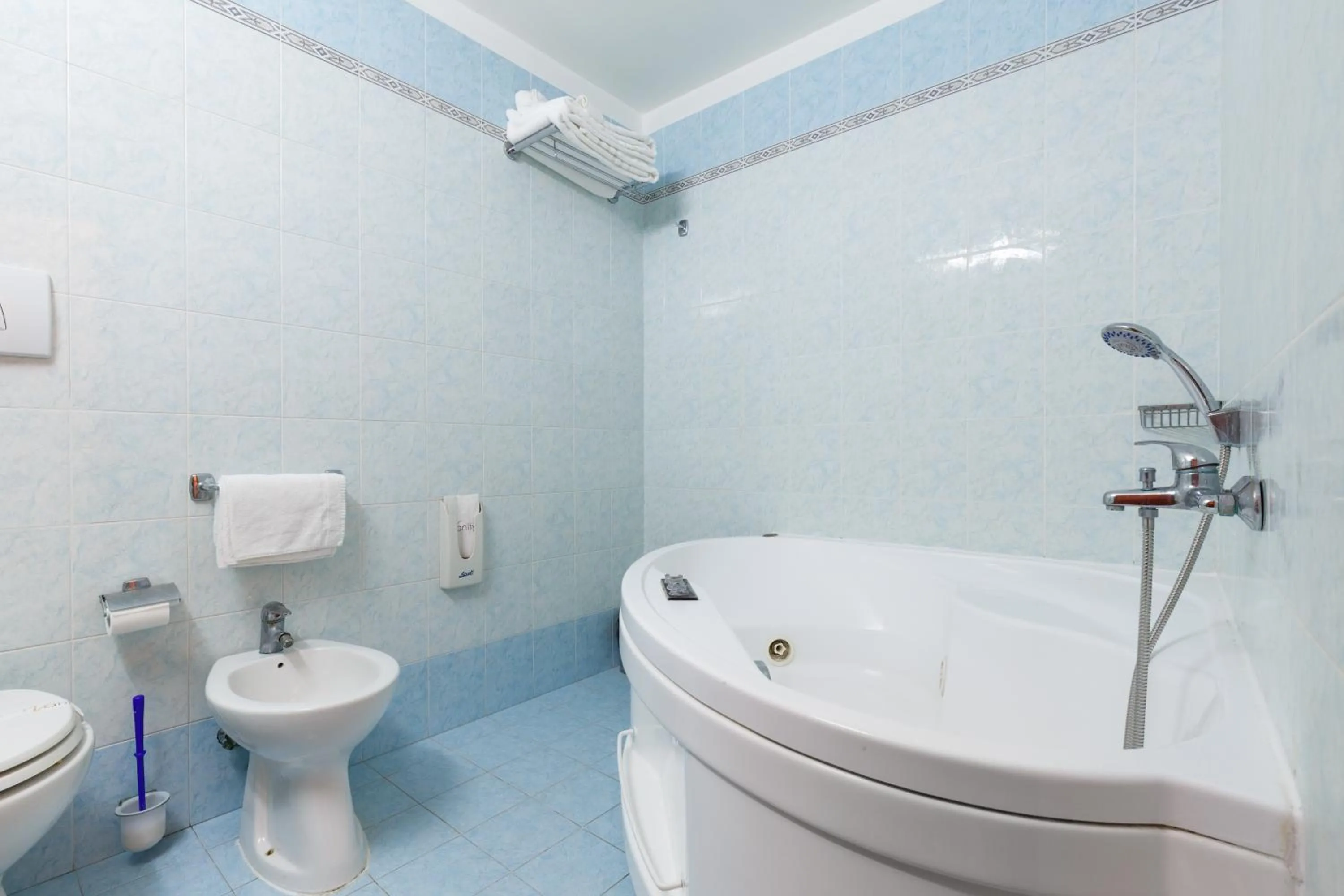 Bathroom in Hotel Paris