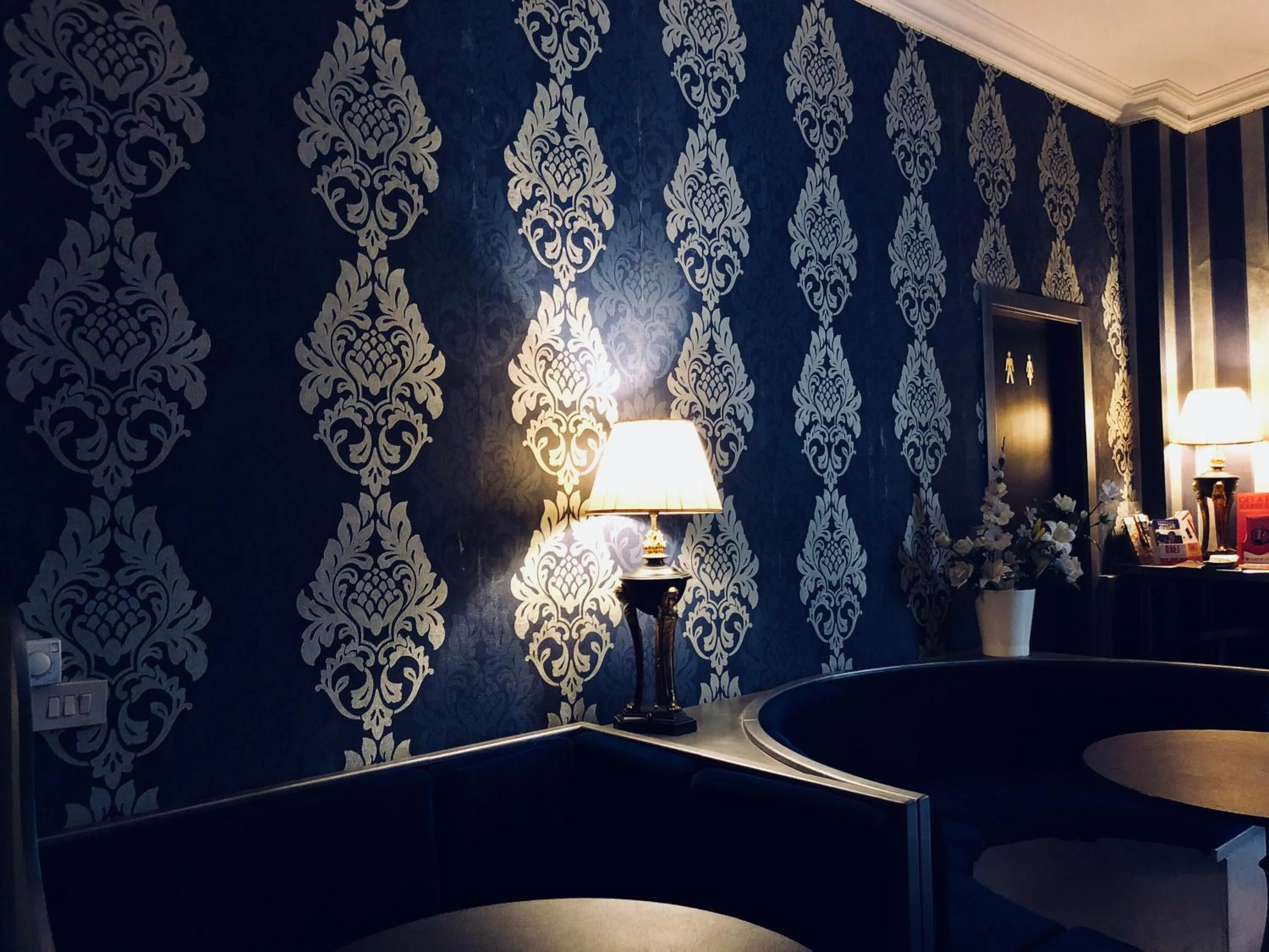 Lounge or bar in Hotel Paris