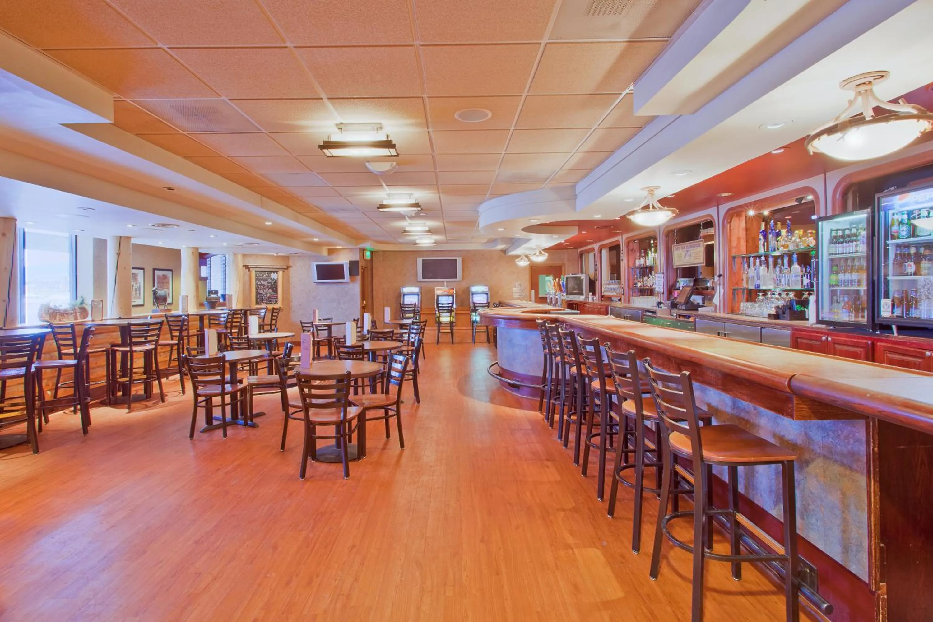 Lounge or bar, Restaurant/Places to Eat in 3 Rivers Hotel