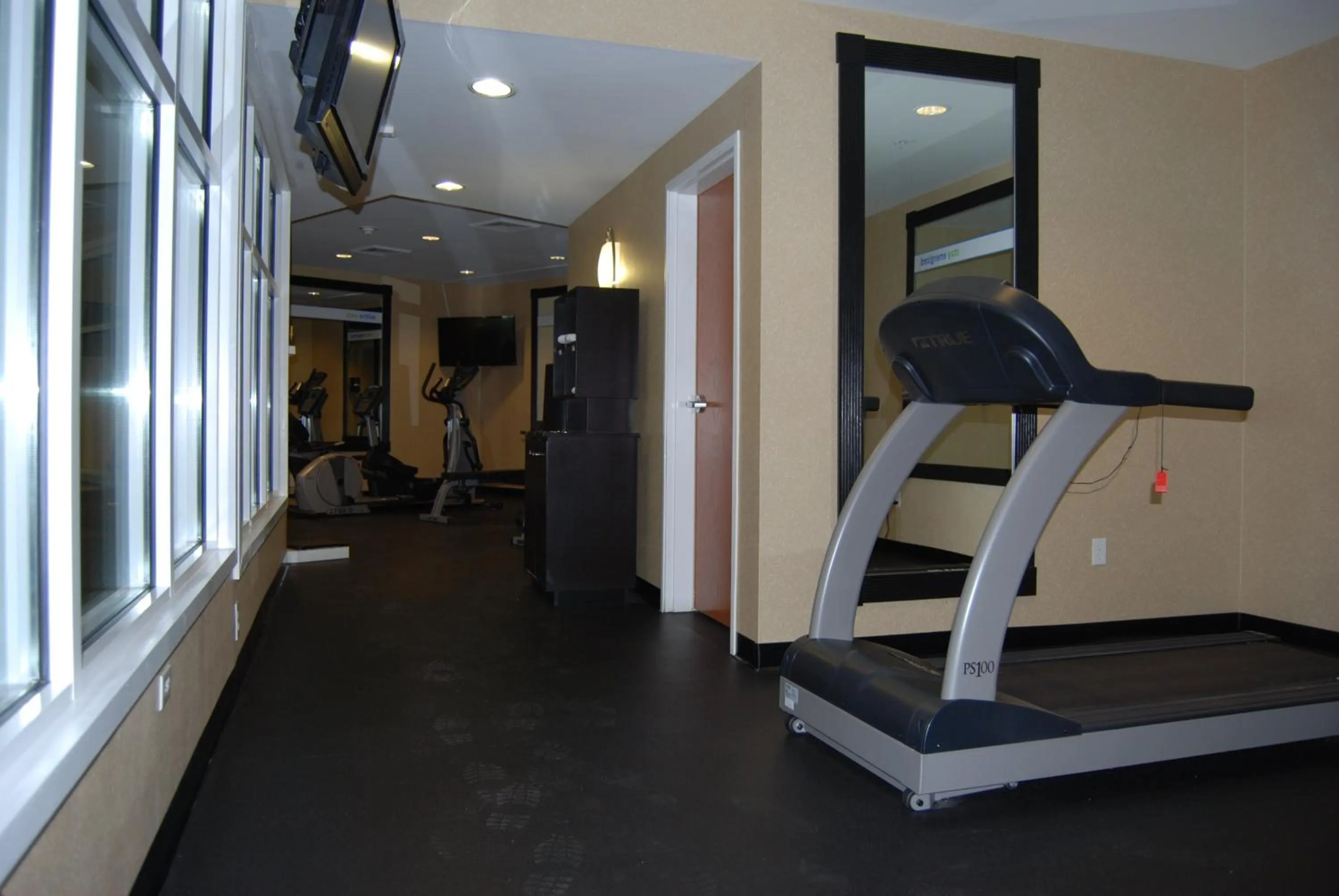 Spa and wellness centre/facilities in Holiday Inn Express Hotel & Suites Auburn Hills by IHG
