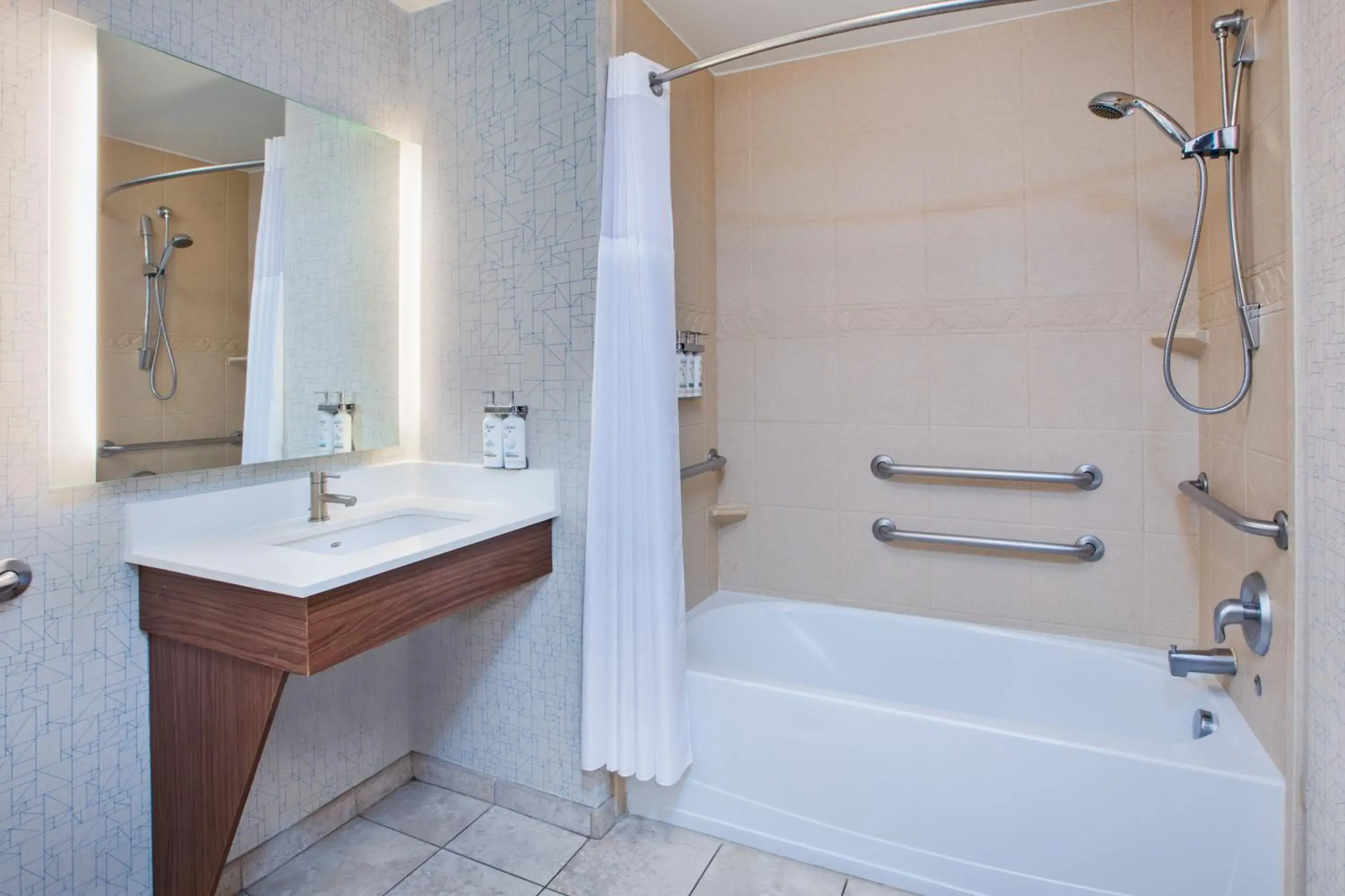 King Room - Mobility Access/Hearing Accessible in Holiday Inn Express Hotel & Suites Auburn Hills by IHG King Room - Mobility Access/Hearing Accessible in Holiday Inn Express Hotel & Suites Auburn Hills by IHG